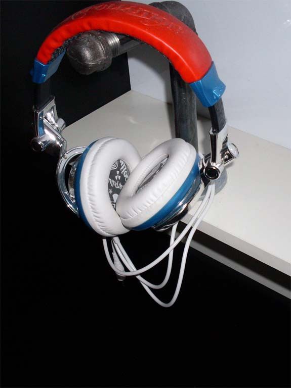 Plumbing Pipe Headphone Stand 3 Steps Instructables