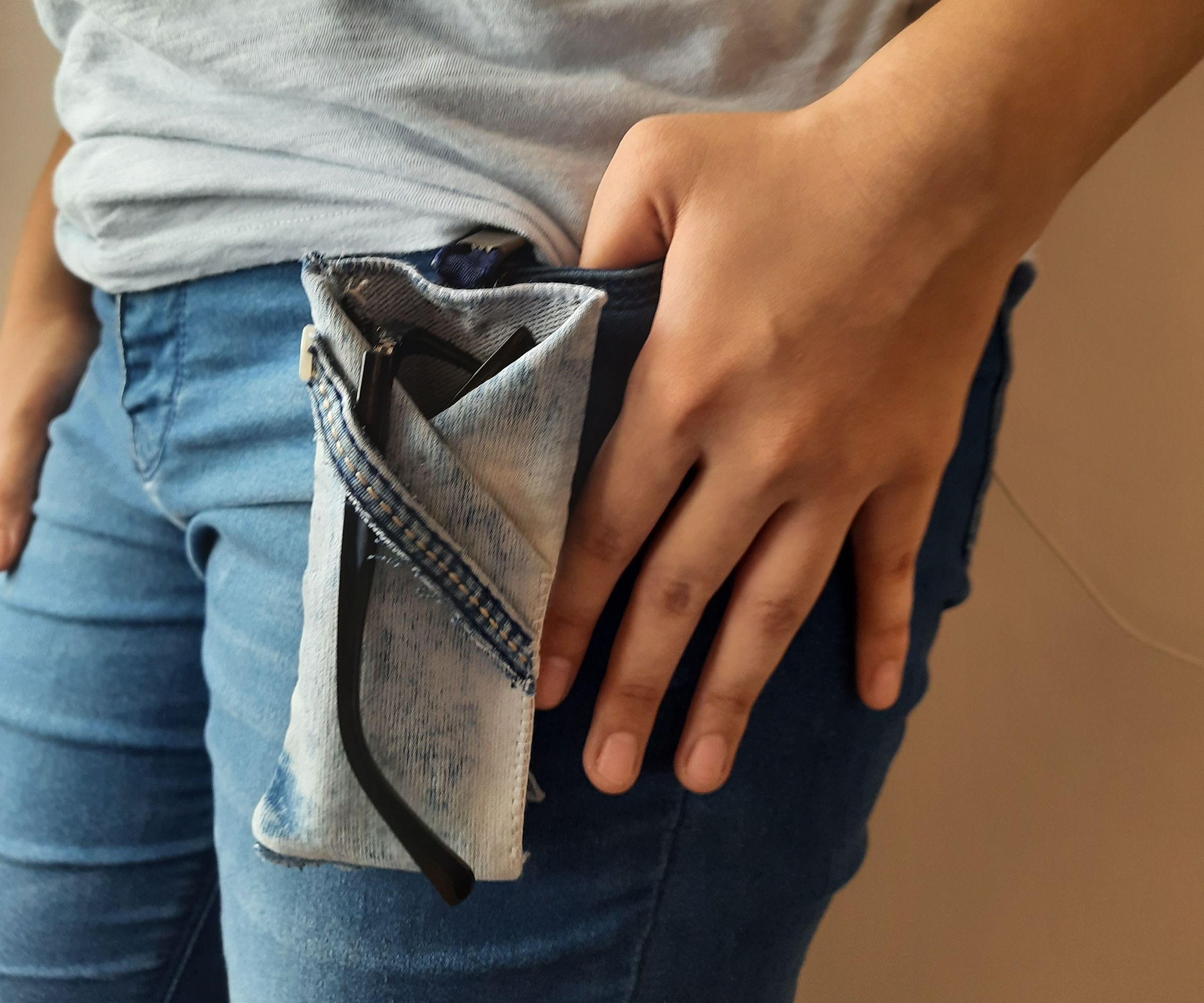 DIY Eyeglasses Carrying Pocket