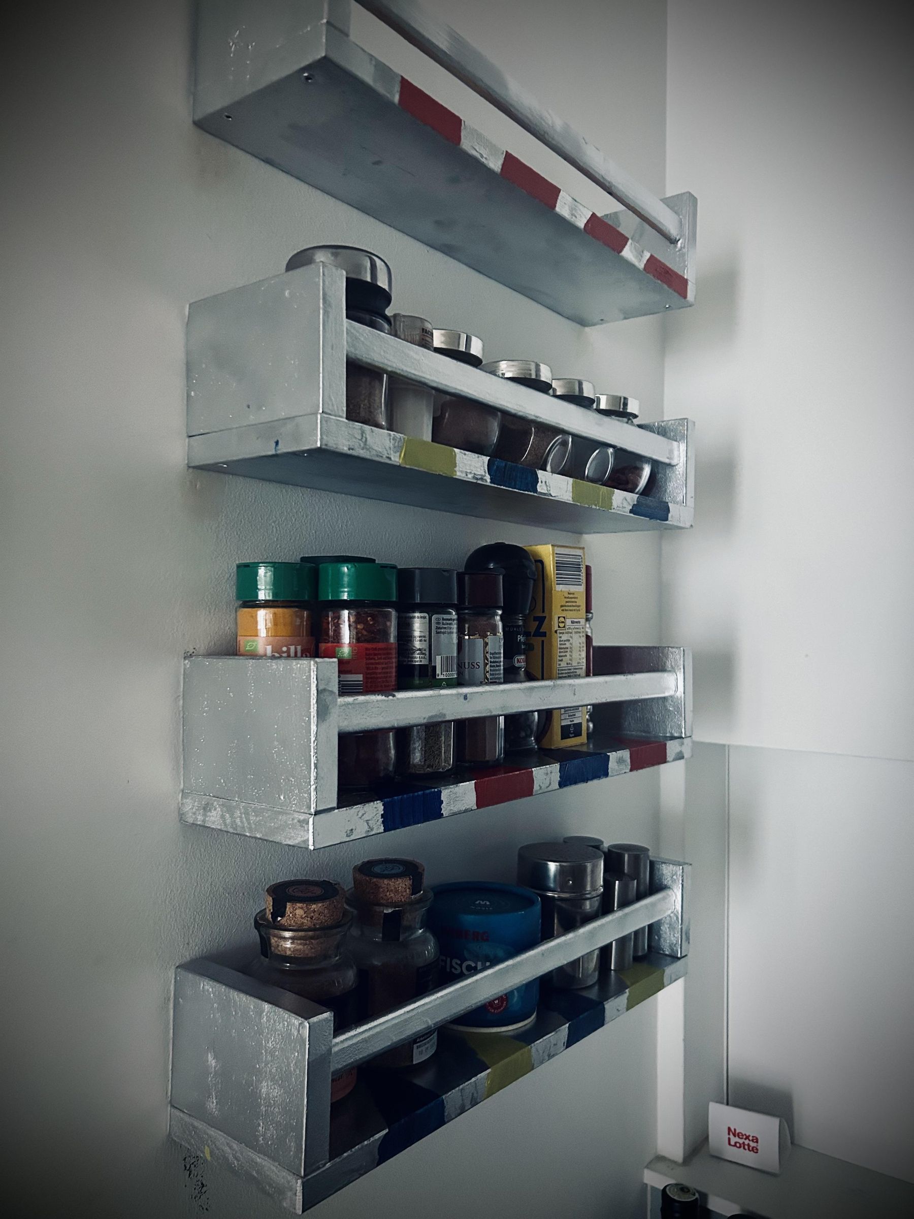 How to Paint Furniture for Upcycling : 7 Steps - Instructables