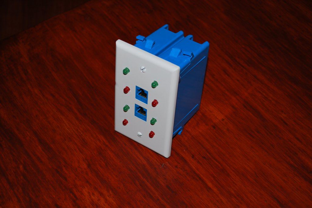 DIY Ethernet RJ-45 UTP Cable Tester UltraCheap (Wall Mountable)
