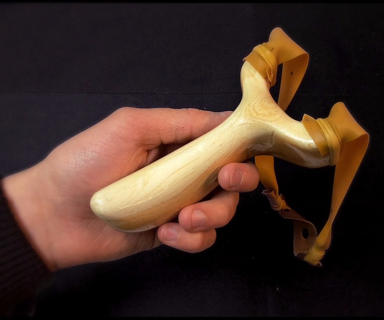 How to Make a Slingshot From a Natural Tree Fork