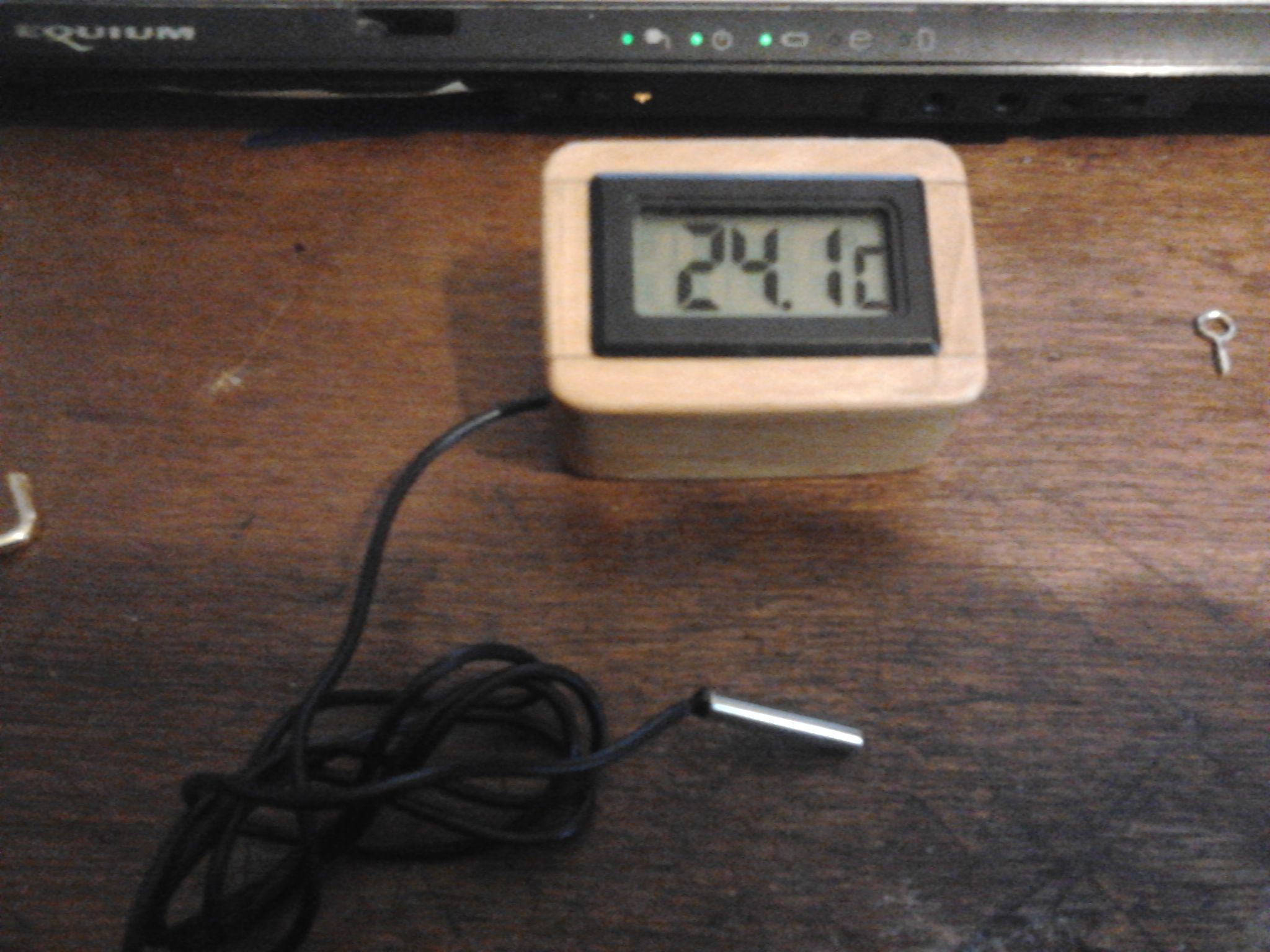 Wooden Enclosure for a Digital Thermometer.