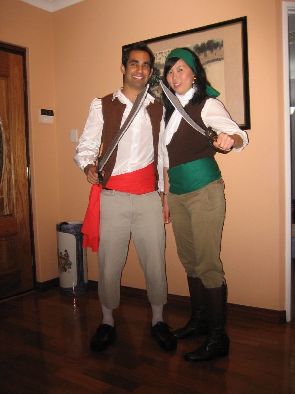 Guybrush Threepwood and Elaine Marley Pirate Costumes (Monkey Island)