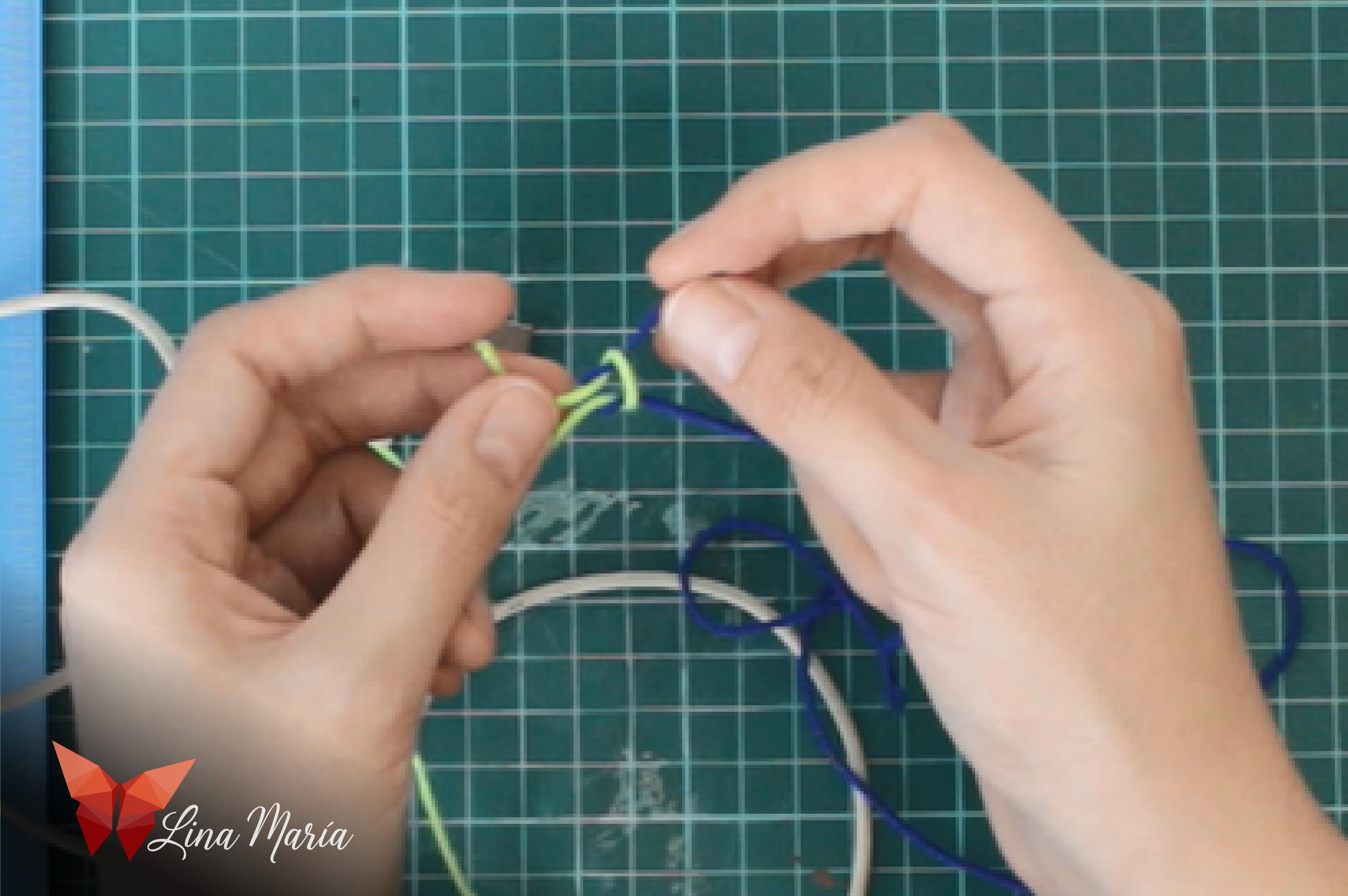 how to tie a charger cord