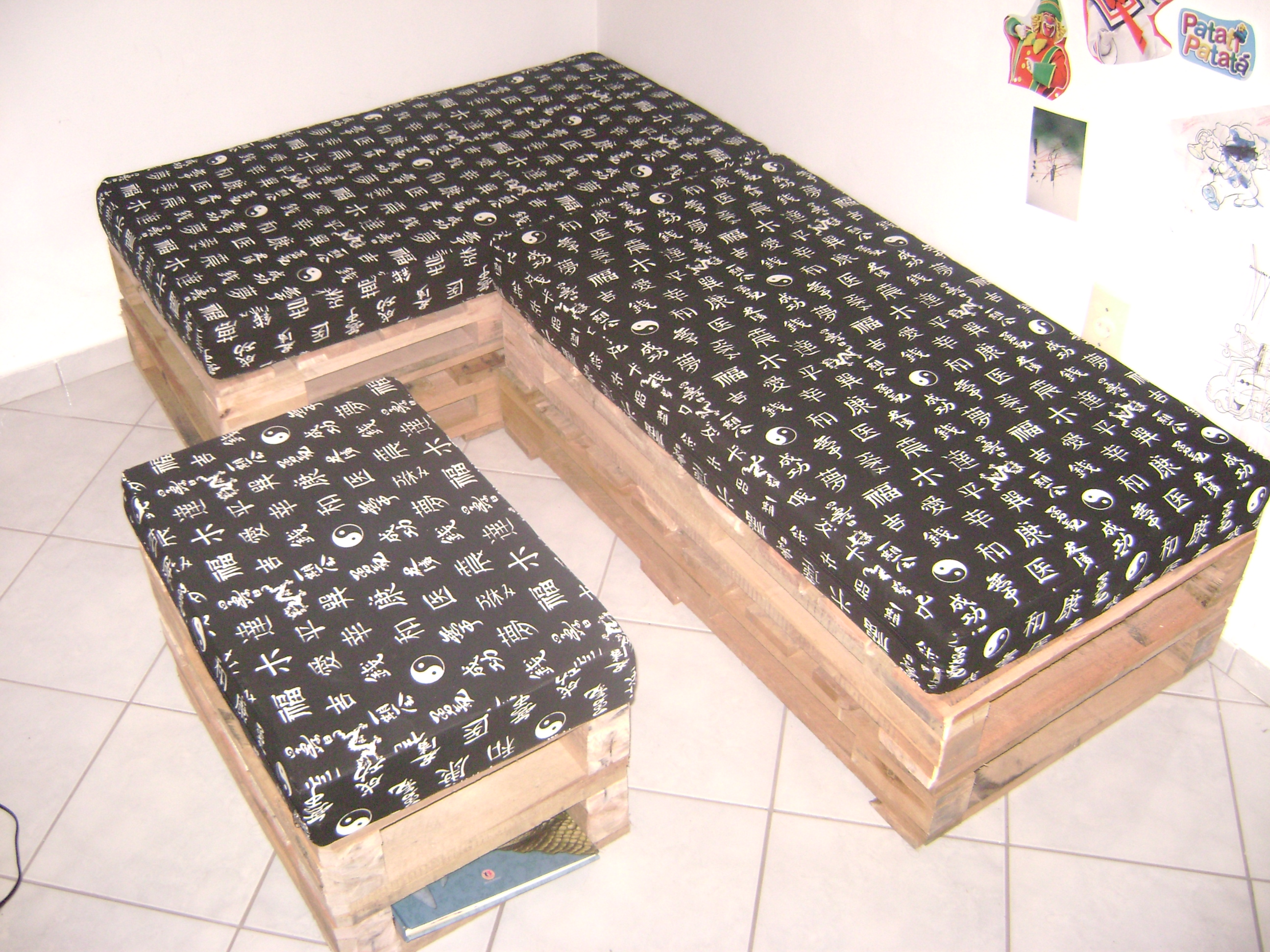Sofa De Pallets (Pallet Sofa) - Image 1