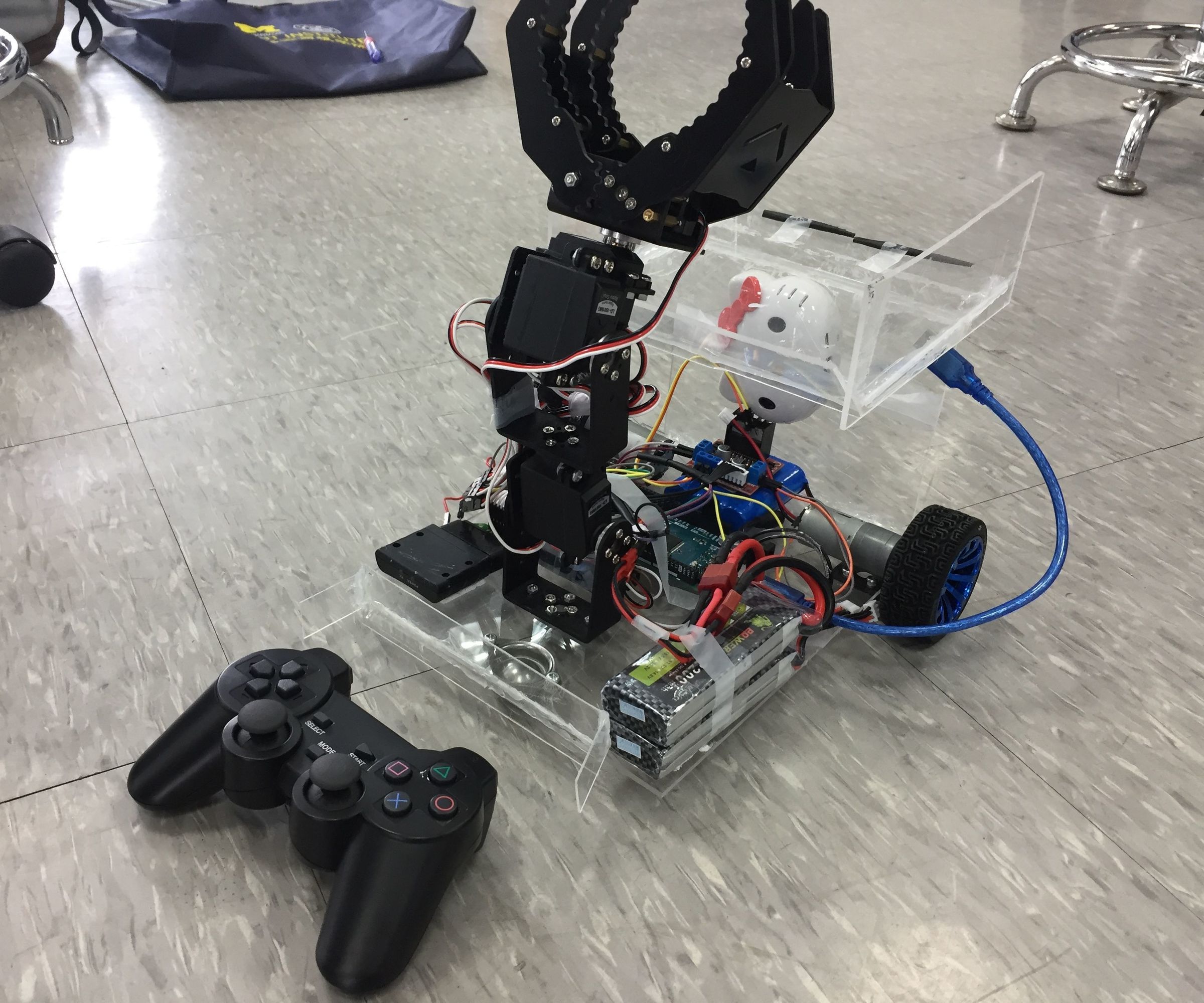 Naval Battle: a Robot Car Grabbing Balls to the Territory