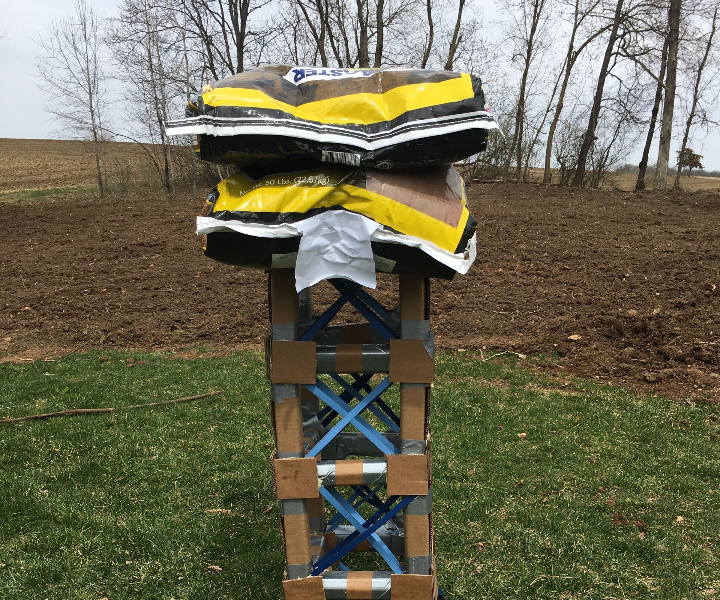 Strong and Simple Cardboard Tower