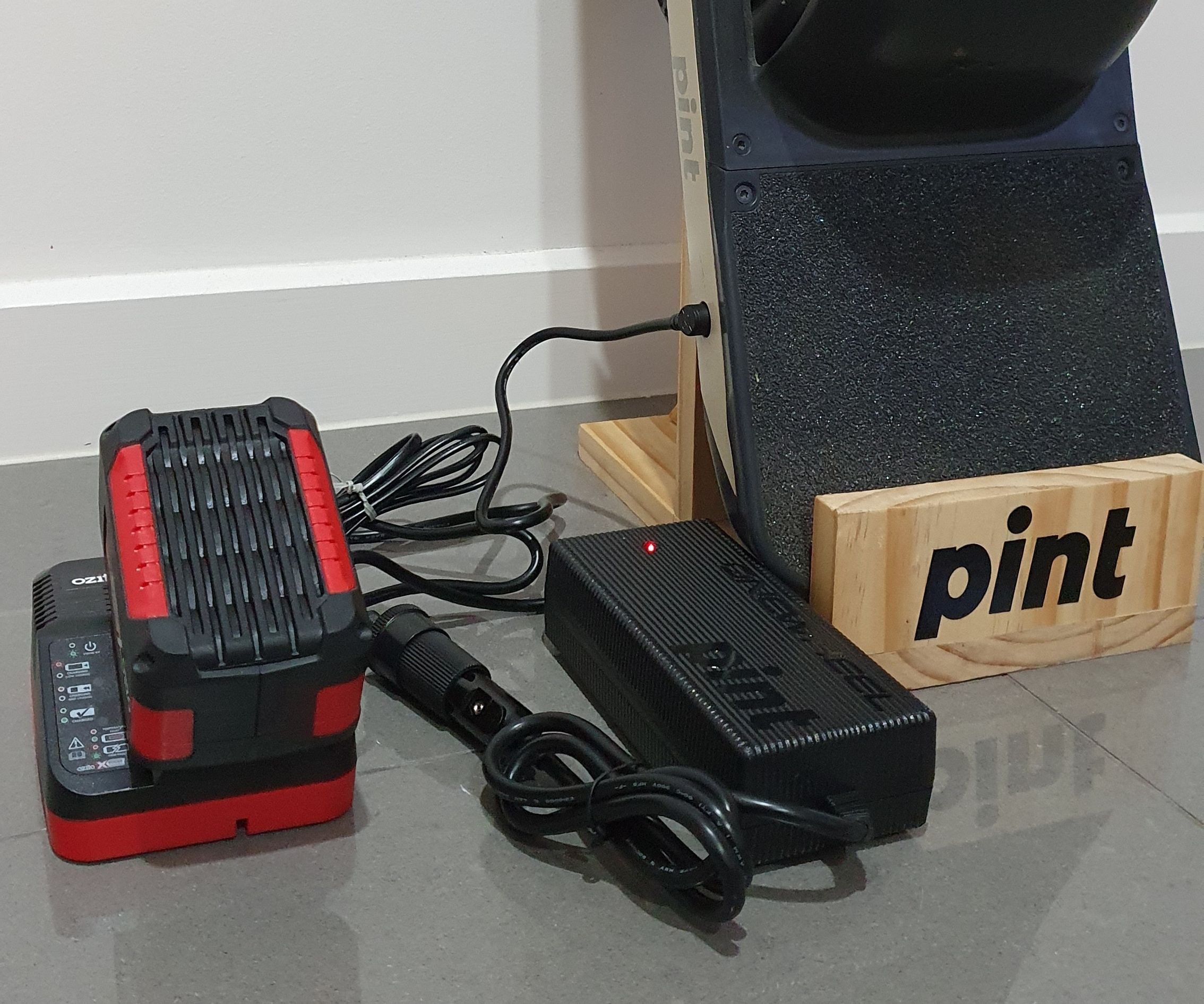 OneWheel 18V Portable Battery Charger