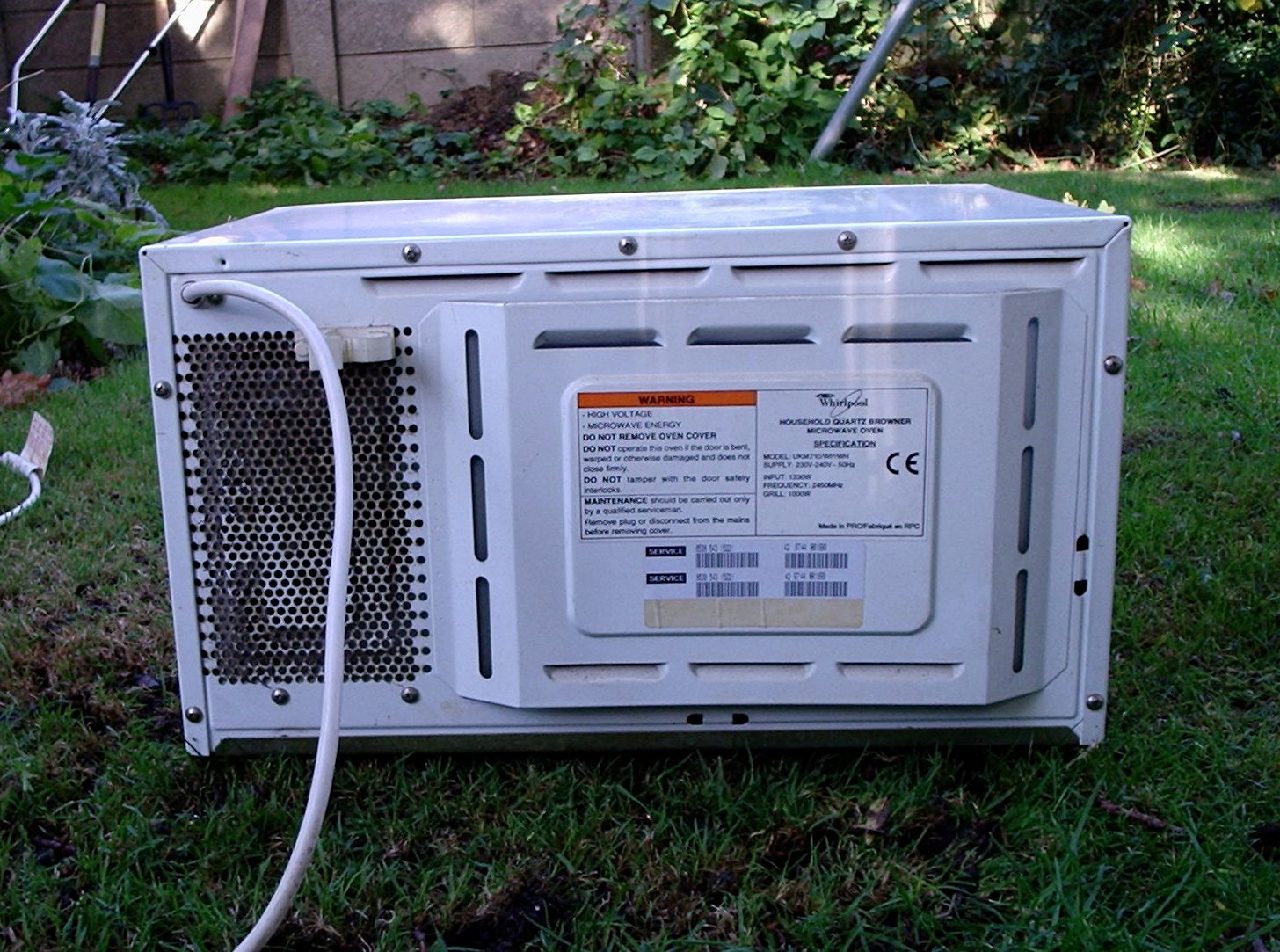 How to Take Apart a Microwave 18 Steps Instructables