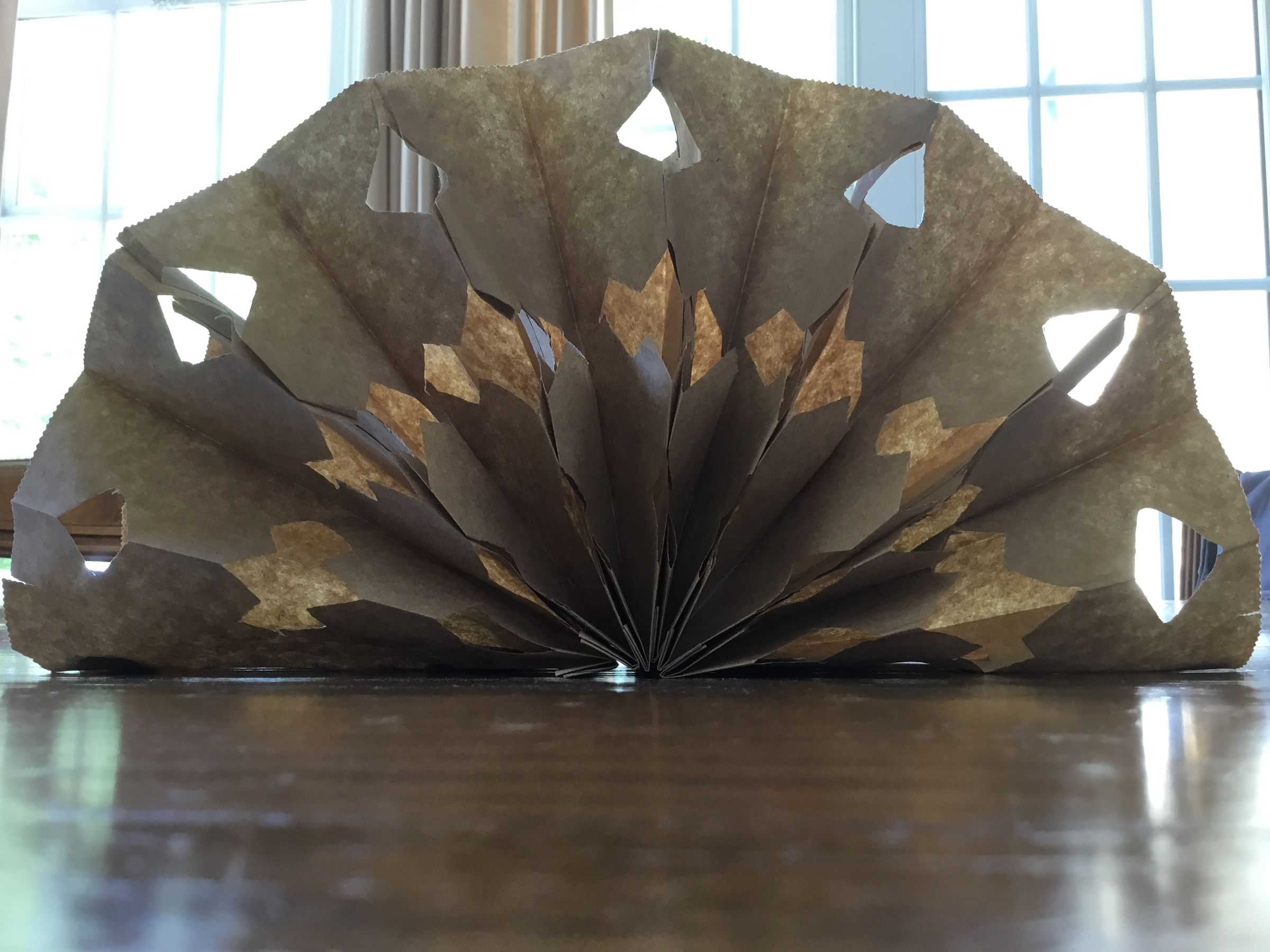 Centerpiece Out of Reused Paper Bags 4 Steps (with Pictures