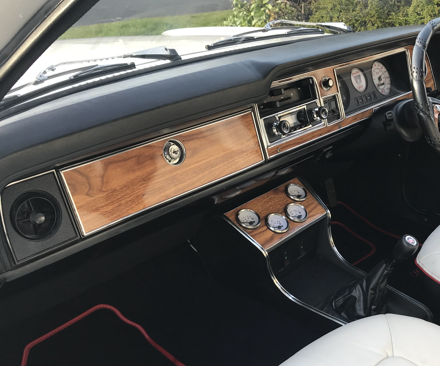 Classic Car Restomod - Part 5: Dashboard and Center Console: