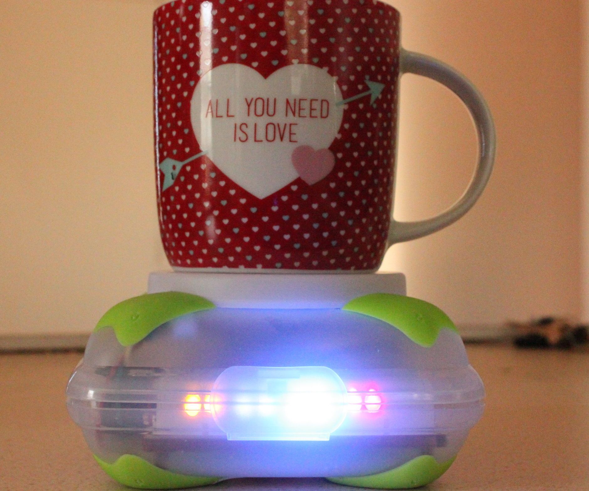 DIY Homemade Portable Arduino Coffee Coaster With Temperature Indicator LED