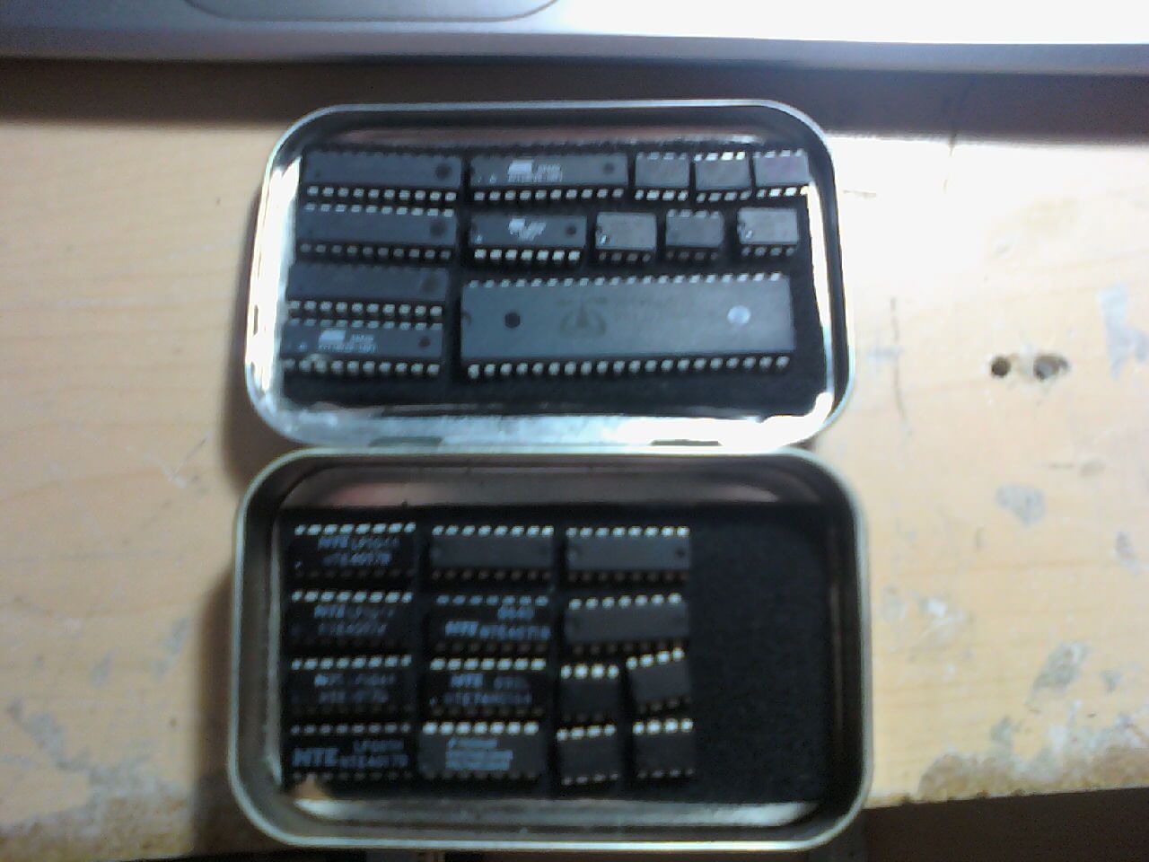 Altoids IC Holder