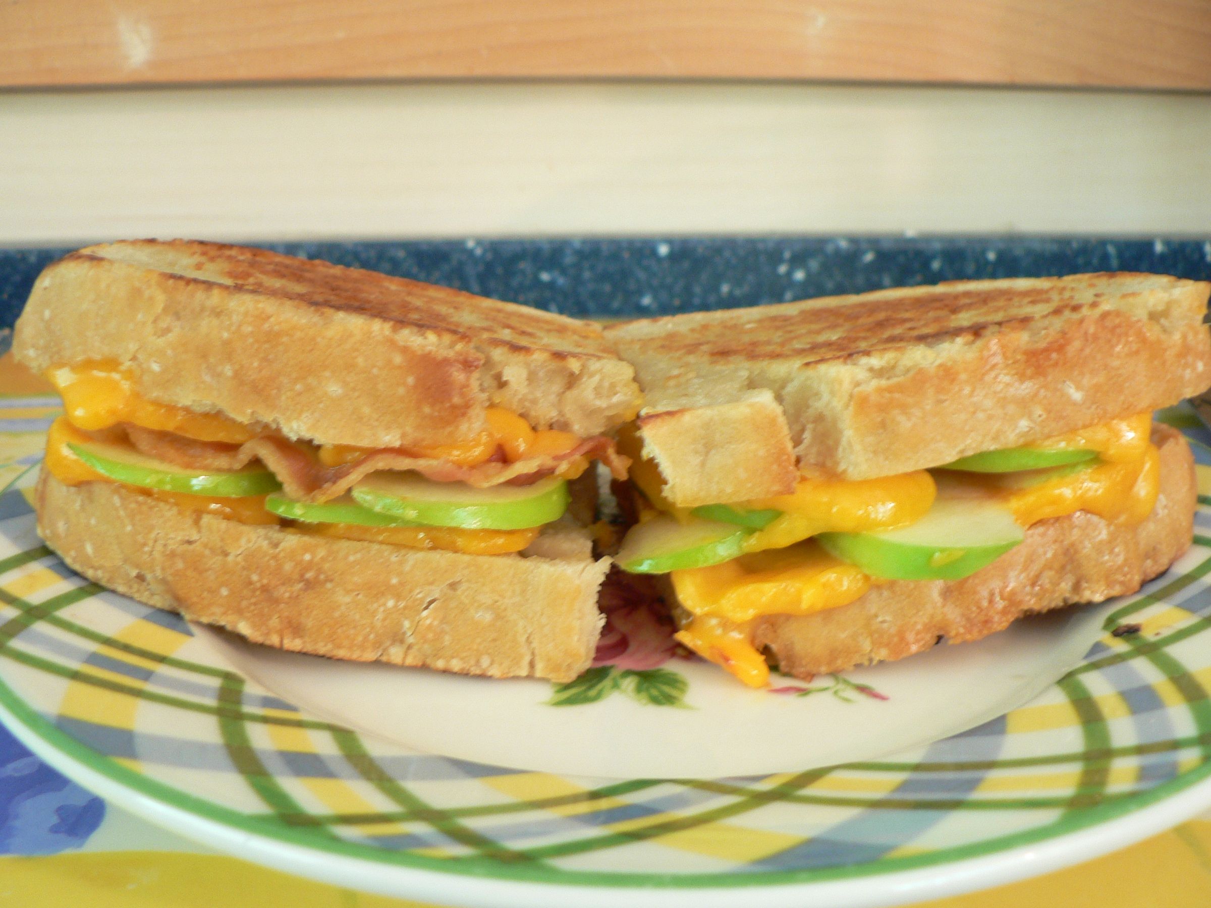 Apple, Cheddar & Bacon Sourdough Sandwich