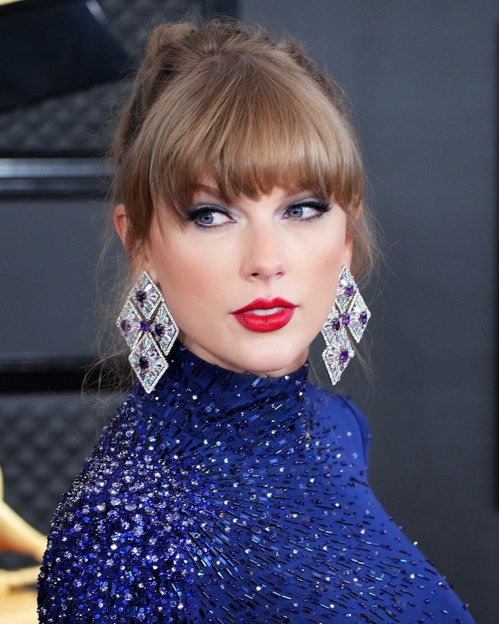 Glam Up With Taylor's Makeup!