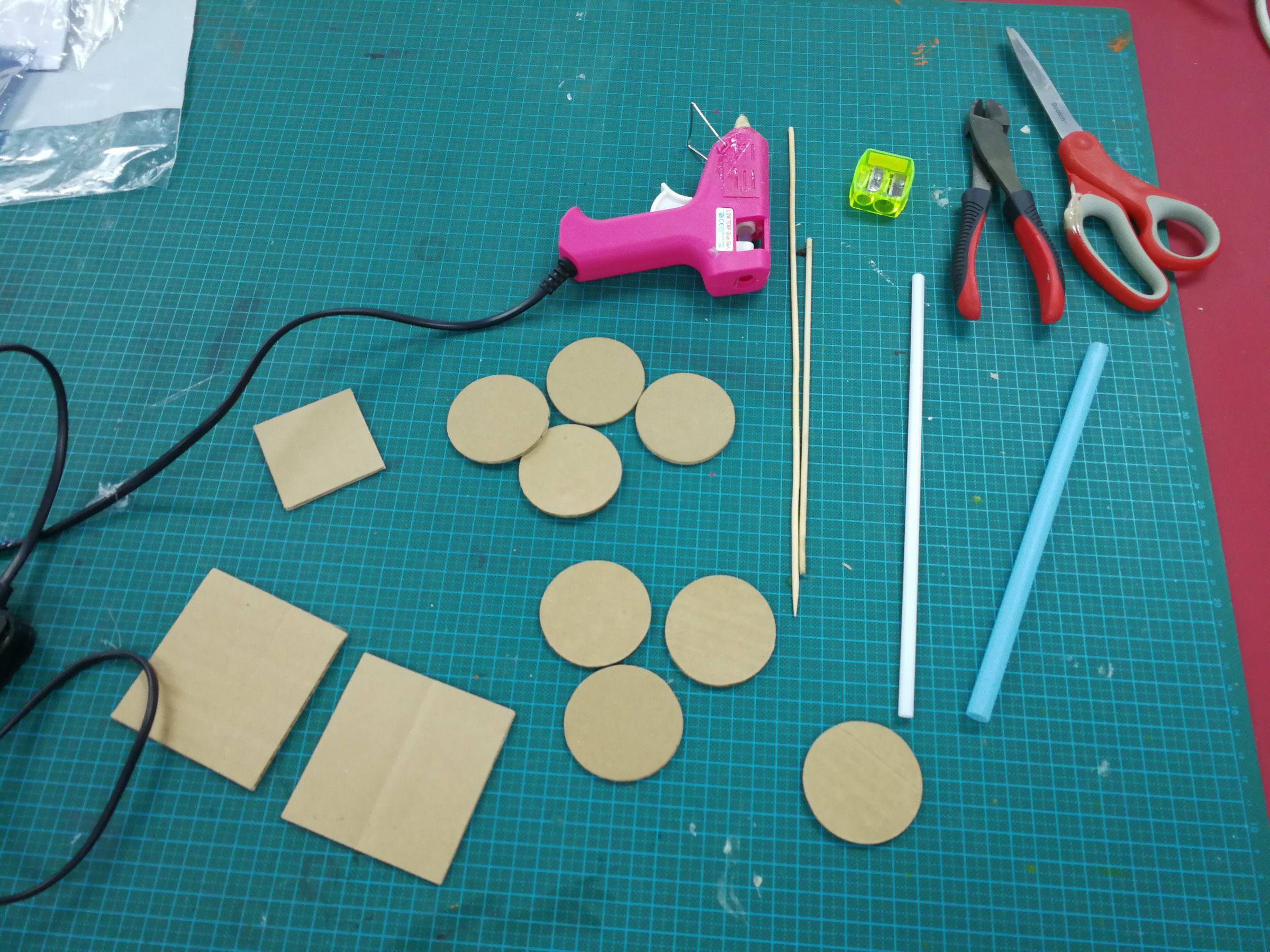 A Simple Cardboard Car to Make With Kids : 7 Steps (with Pictures) -  Instructables, image size:1024x768