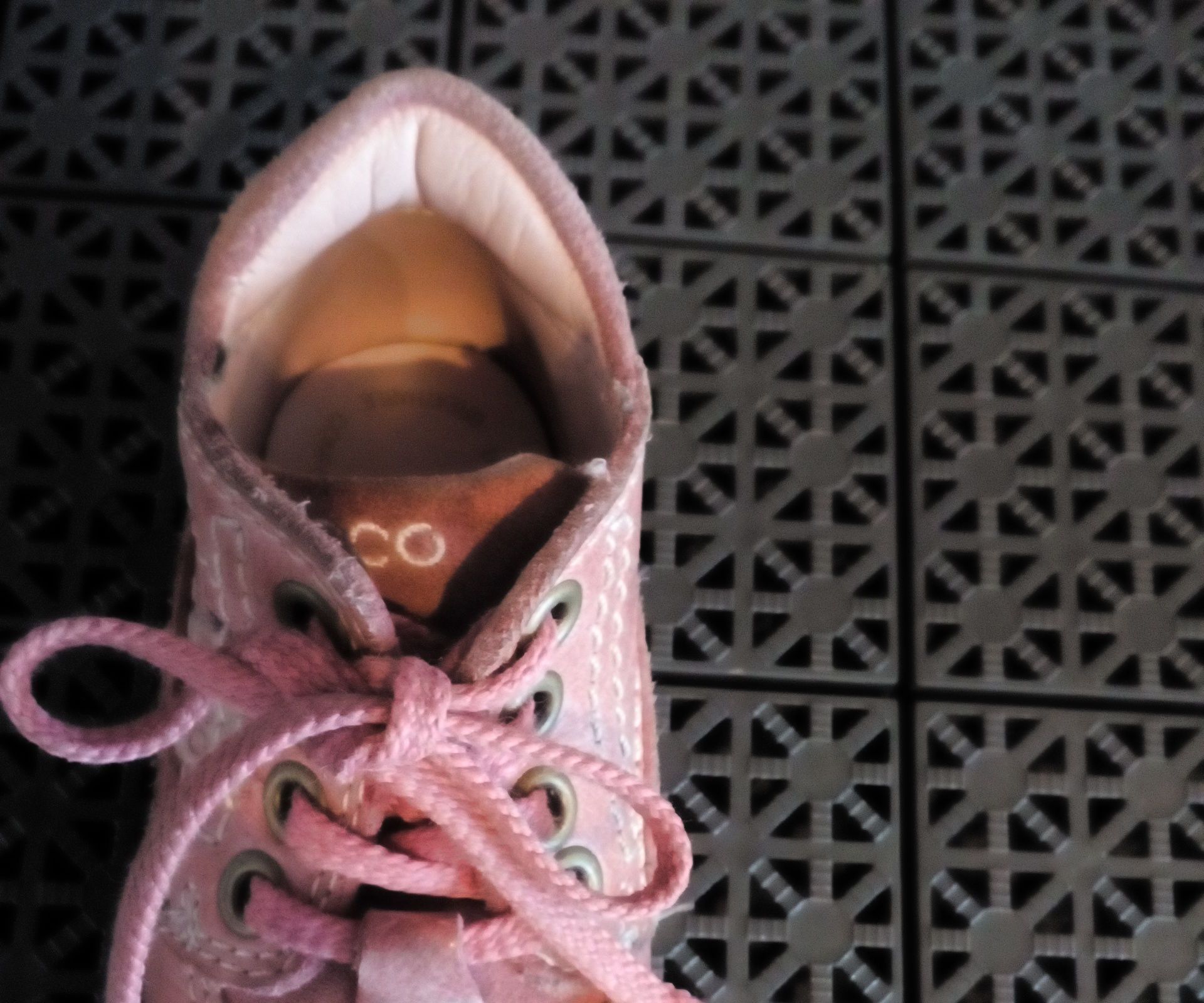 Quick, Durable Aglet/ Shoestring End Repair