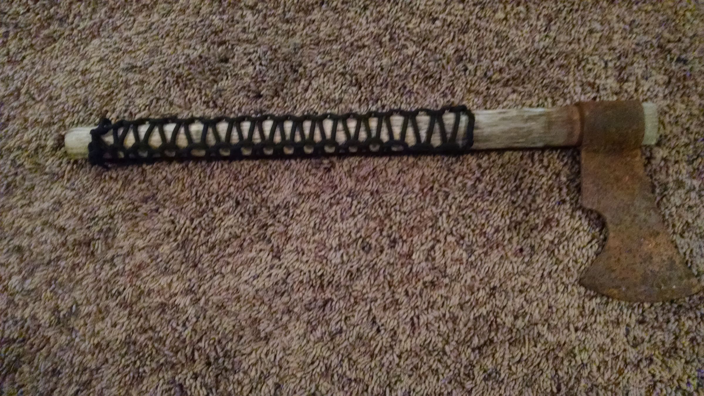 Paracord handle for Tomahawk