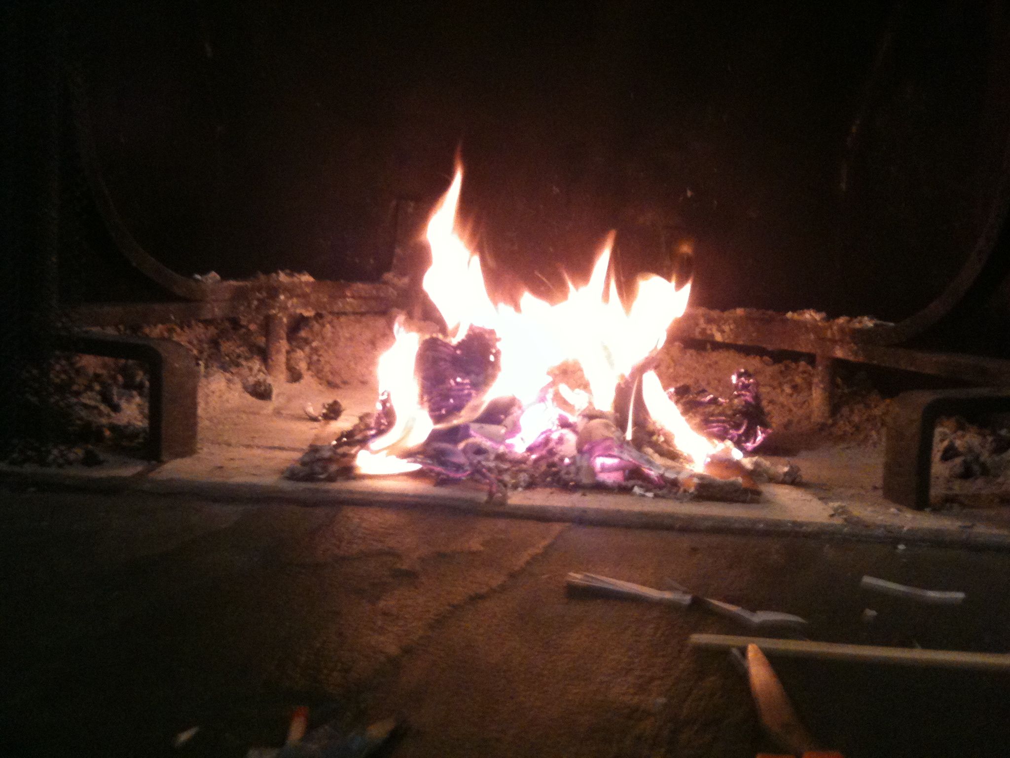 ANTAGONISTIC BOOKS: Danger - How to Make a Book That Sets Itself on Fire