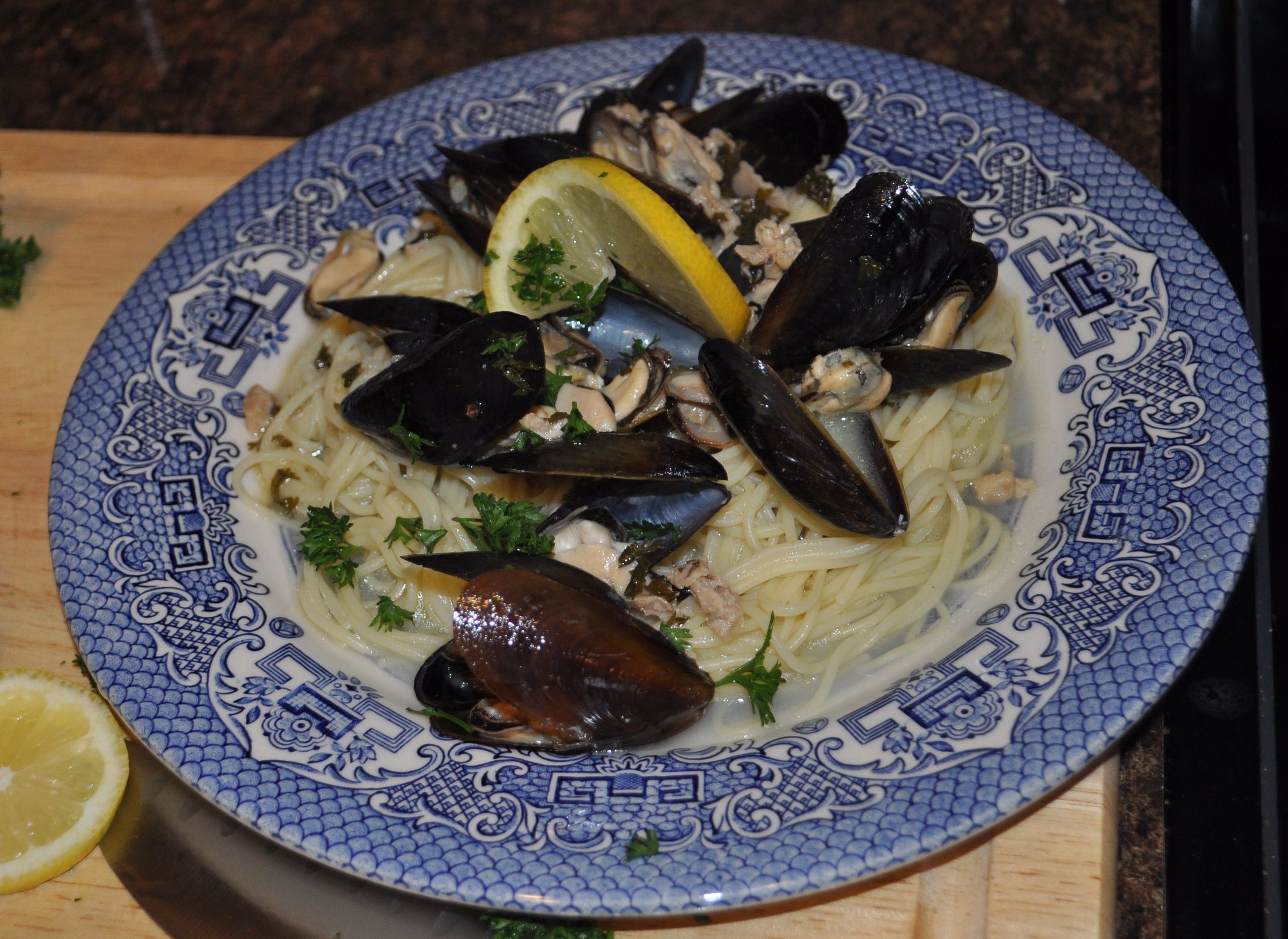 Mariners Mussels (Clams, Mussles & Angel Hair) 5 Steps (with Pictures
