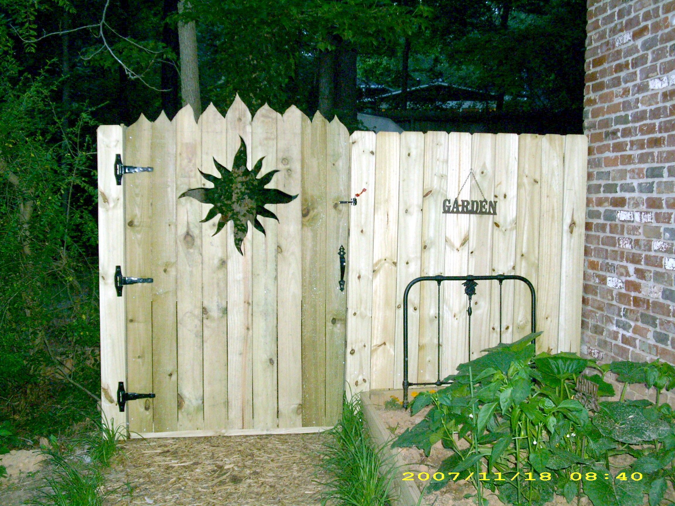 Privacy Fence Sun Gate