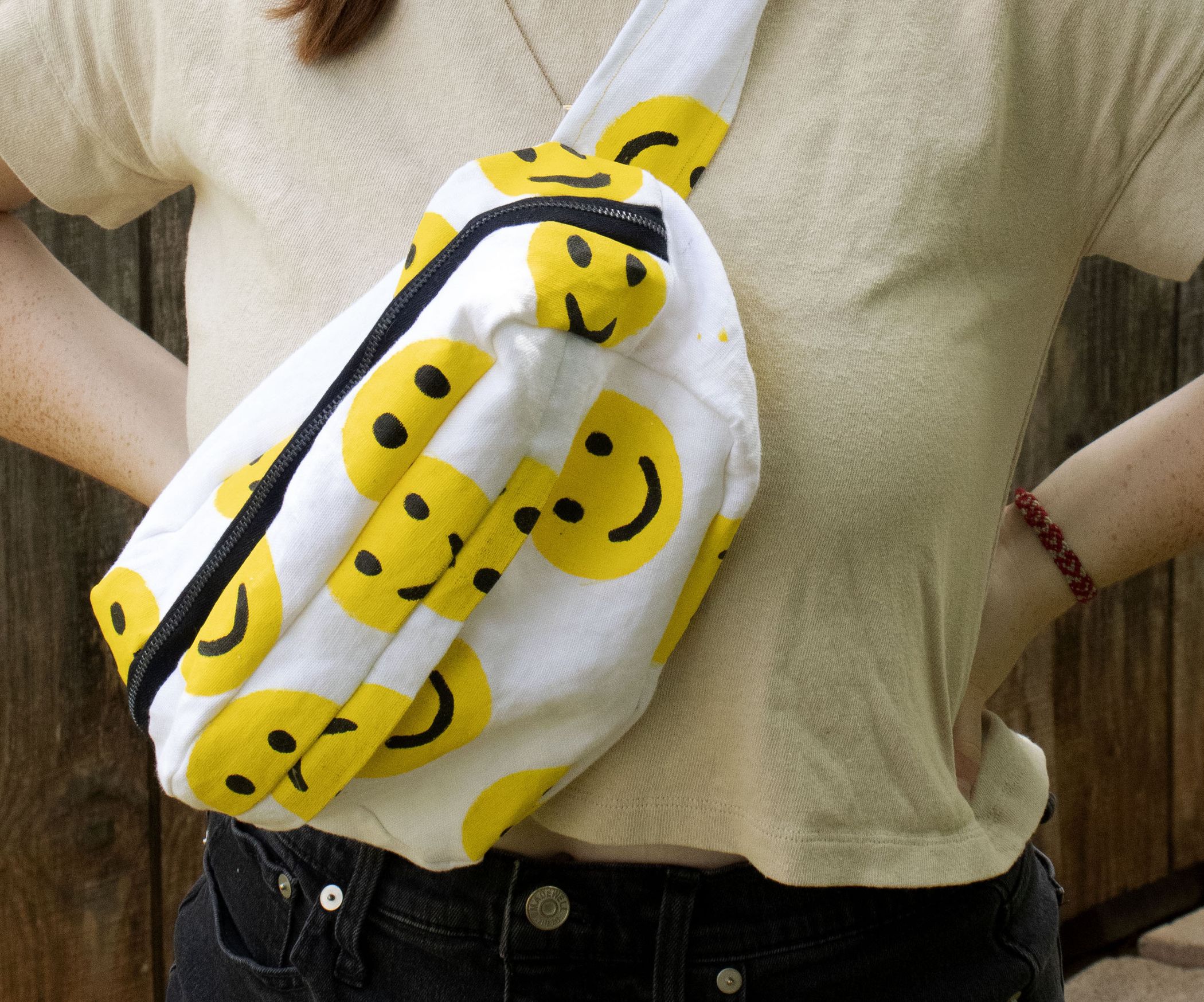 Hand Painted Sling Bag/Fanny Pack 13 Steps (with Pictures