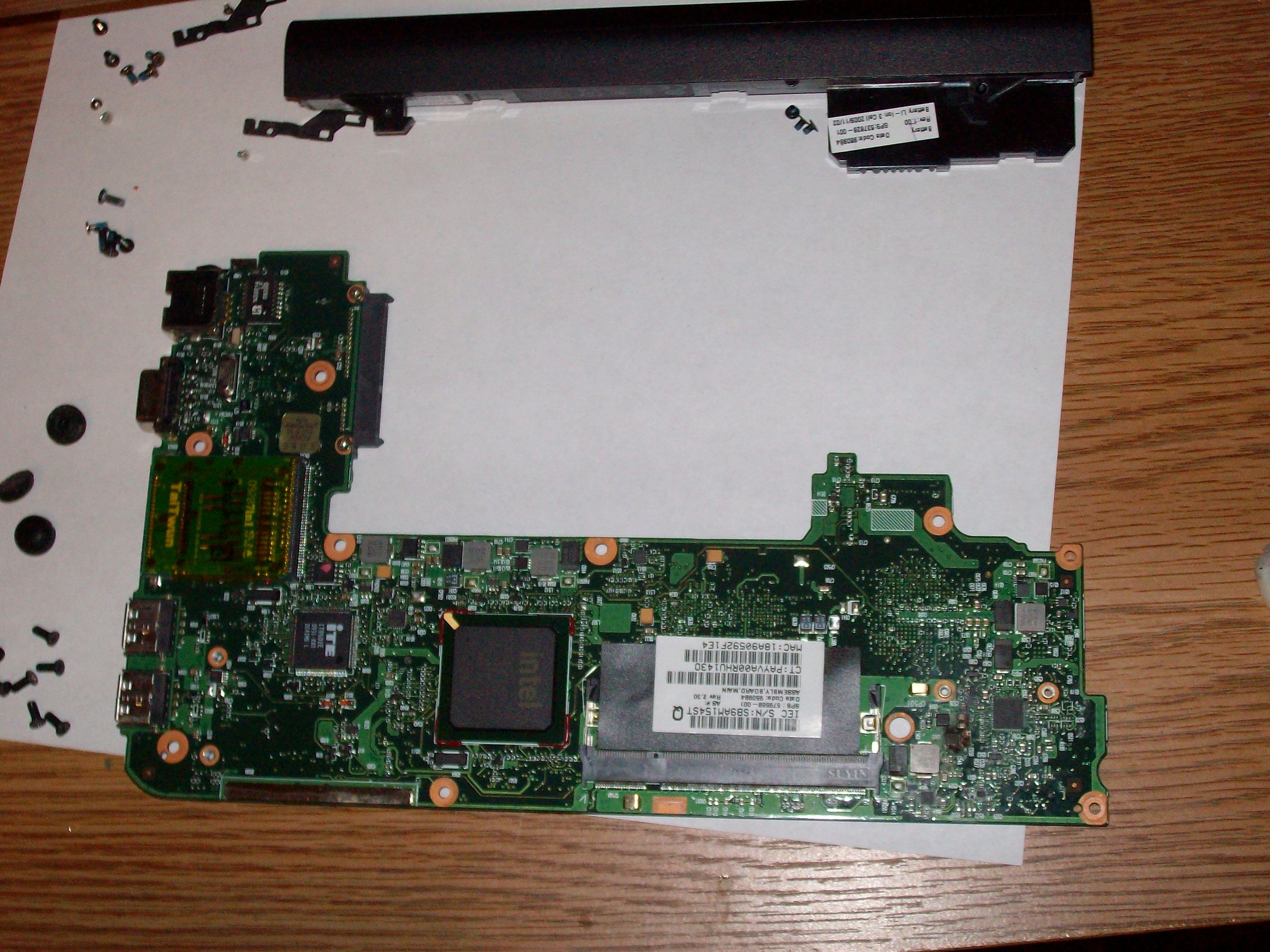 Opening HP Mini 110 : 6 Steps - Instructables