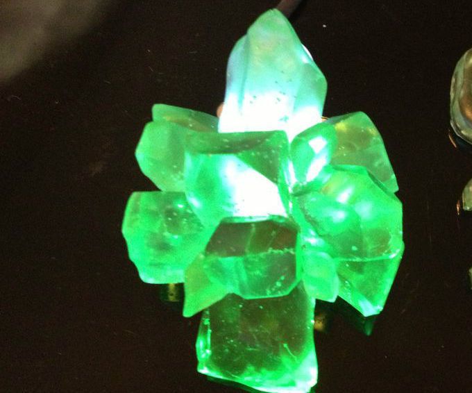 Kryptonite (Glowing Crystals, Nerd Swag)