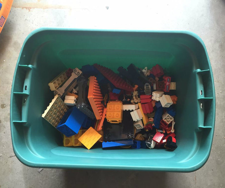 Plastic Toy Cleaning with Storage Bins