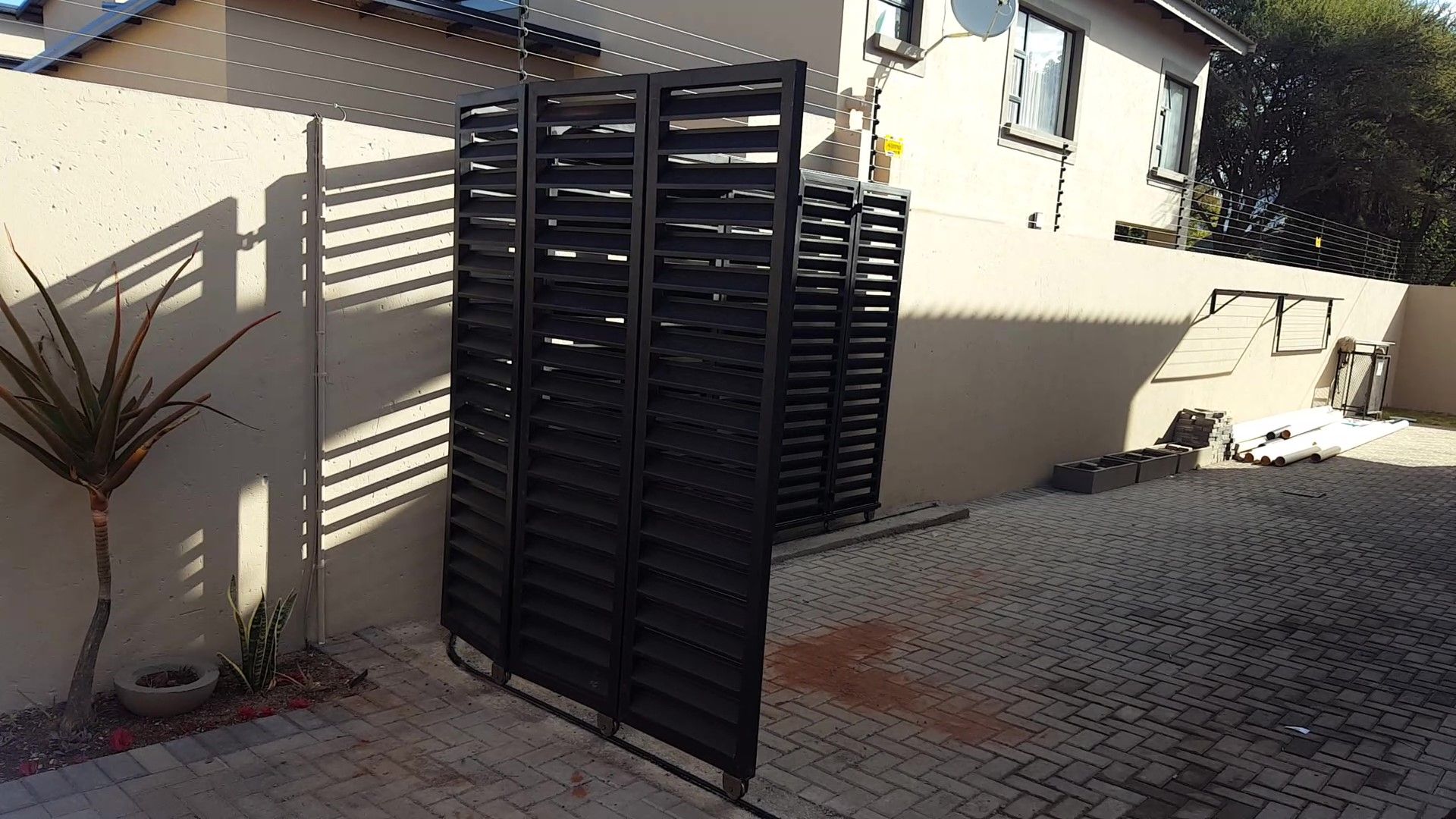 Sectional Sliding Gate 5 Steps Instructables