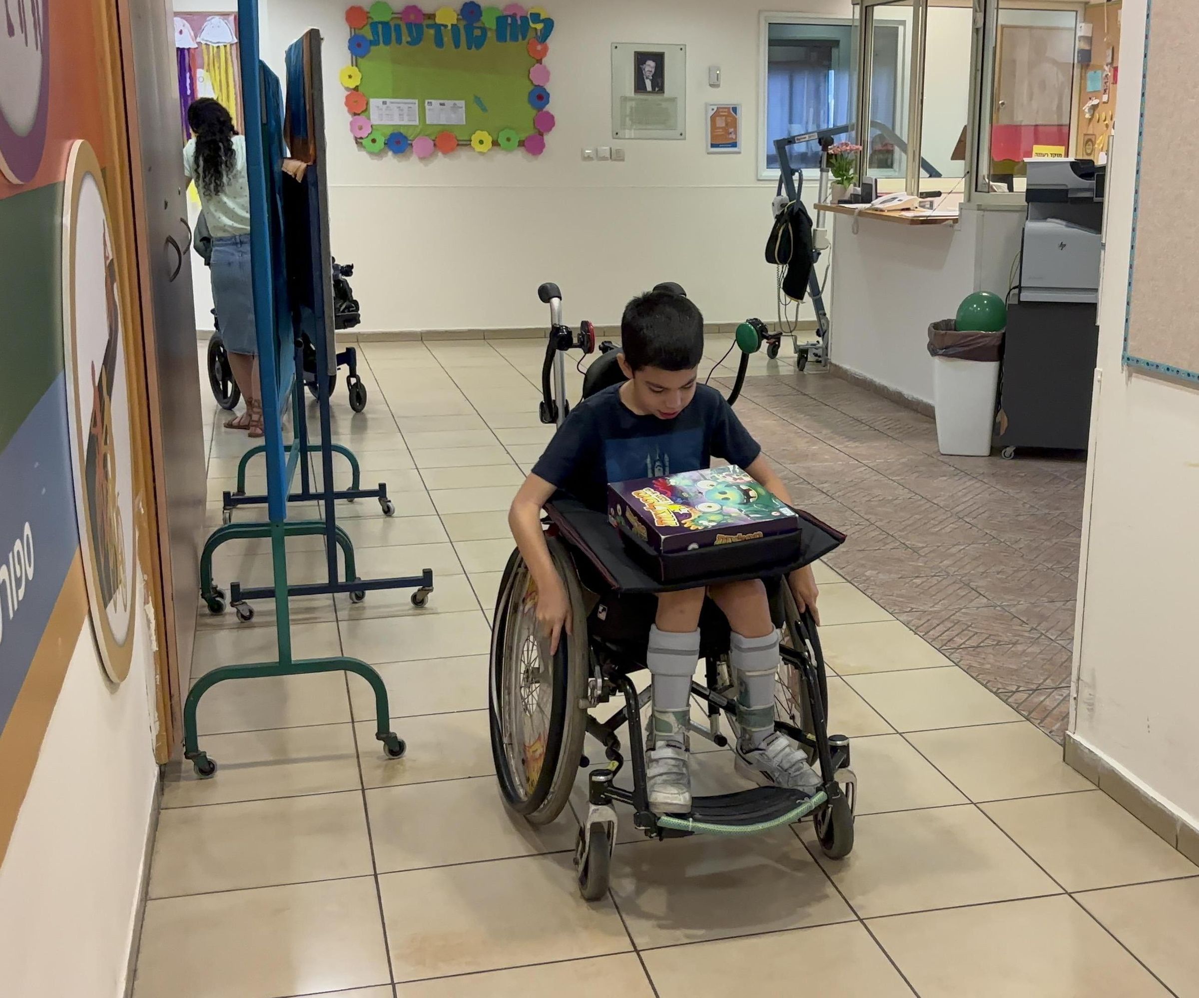 Fixperts - Wheelchair Tray for Carrying Objects