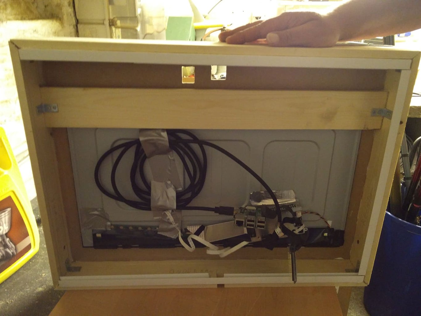 Smart Mirror With Raspberry Pi : 3 Steps Circuit Diagram