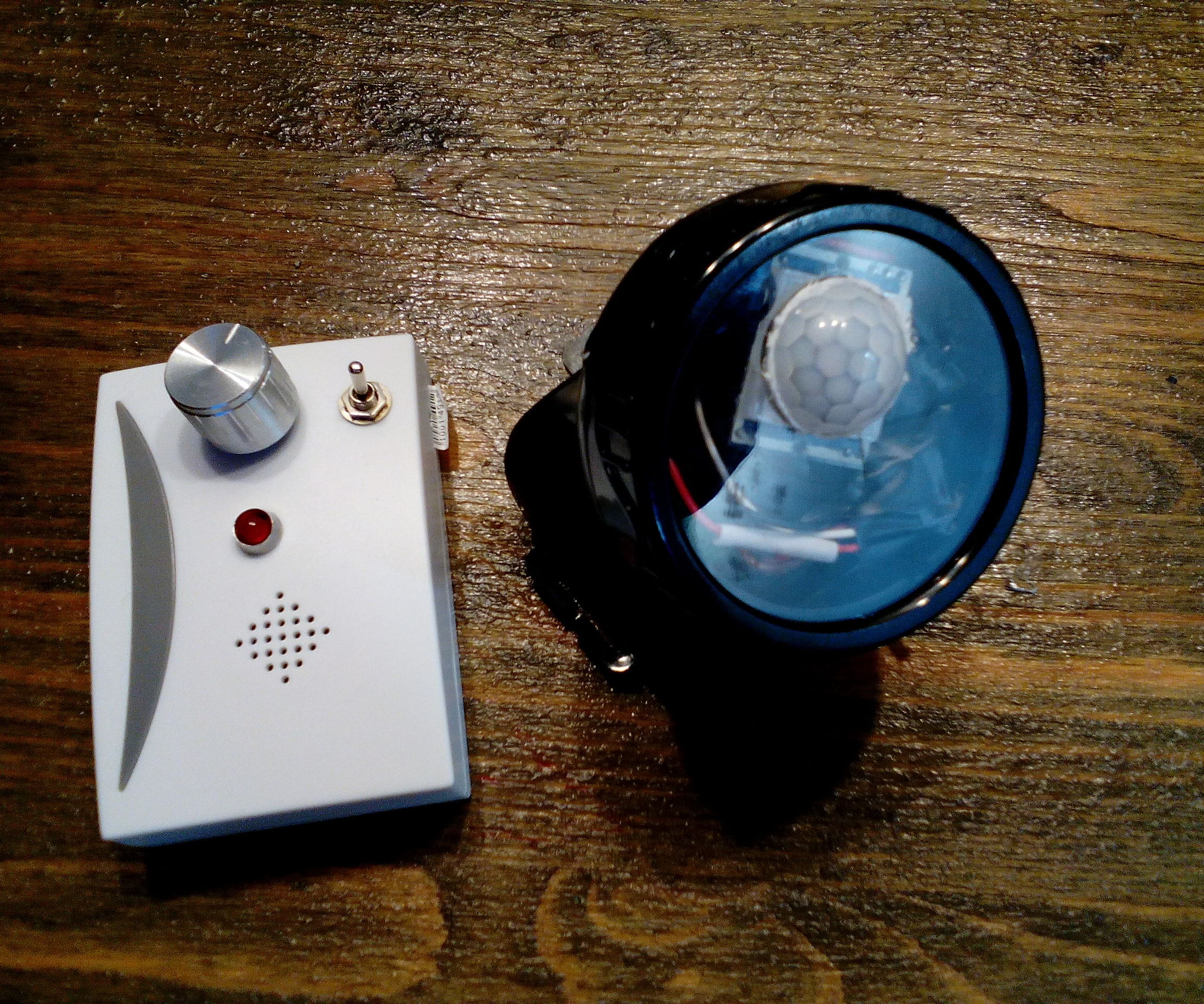 Very simple anti-zombie wireless alarm