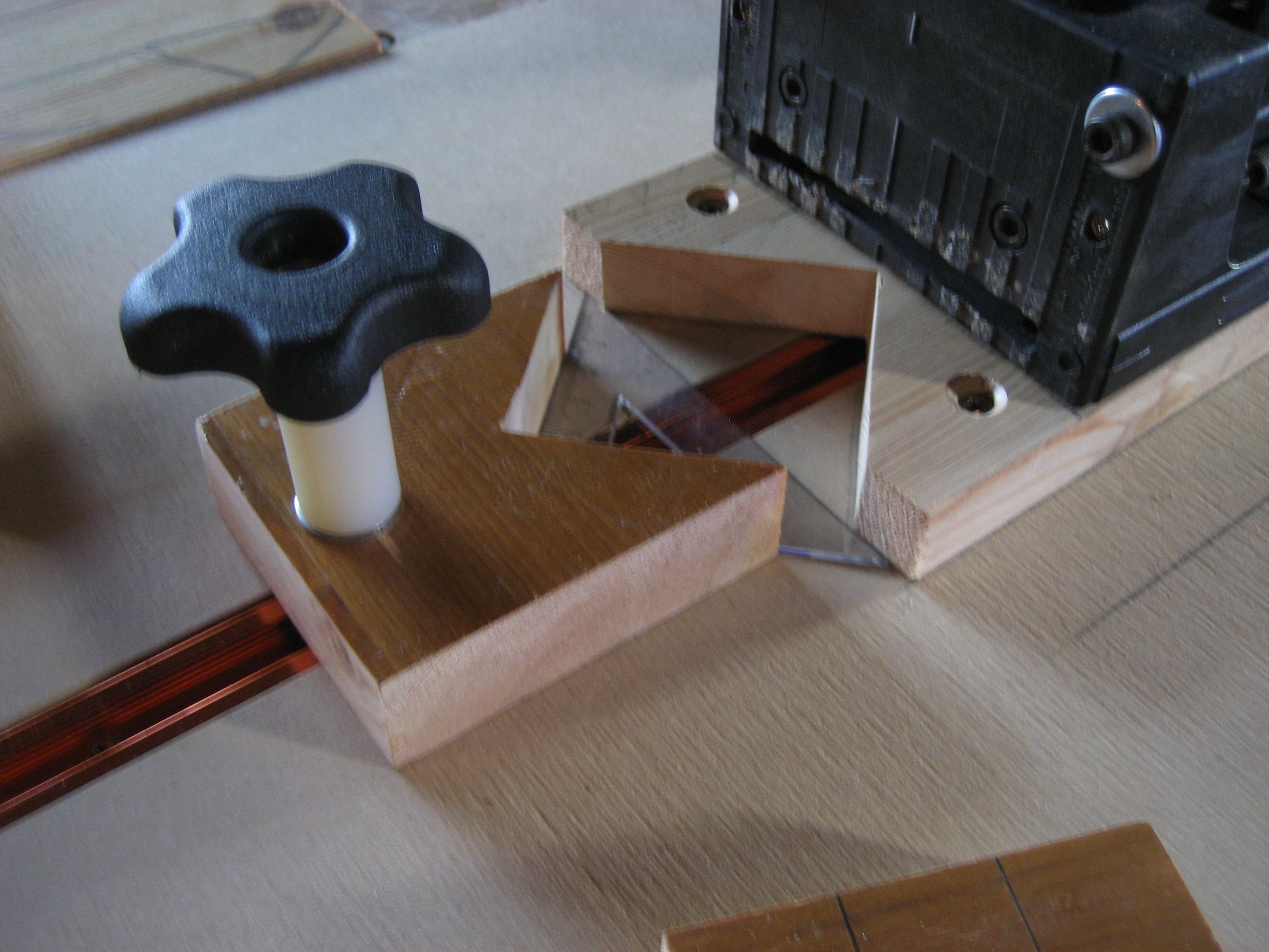 Biscuit Jointer Spline Jig Build. 6 Steps (with Pictures