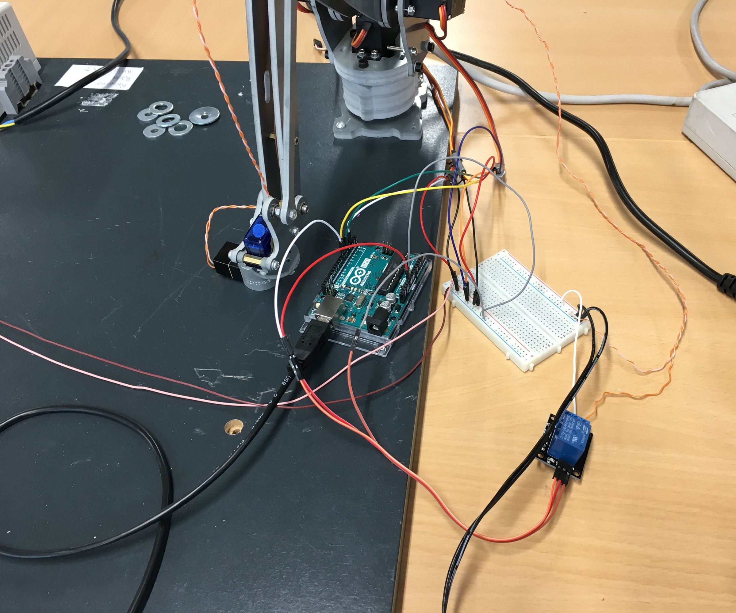 UCL-IIOT-"basic Robot Arm 0.3"