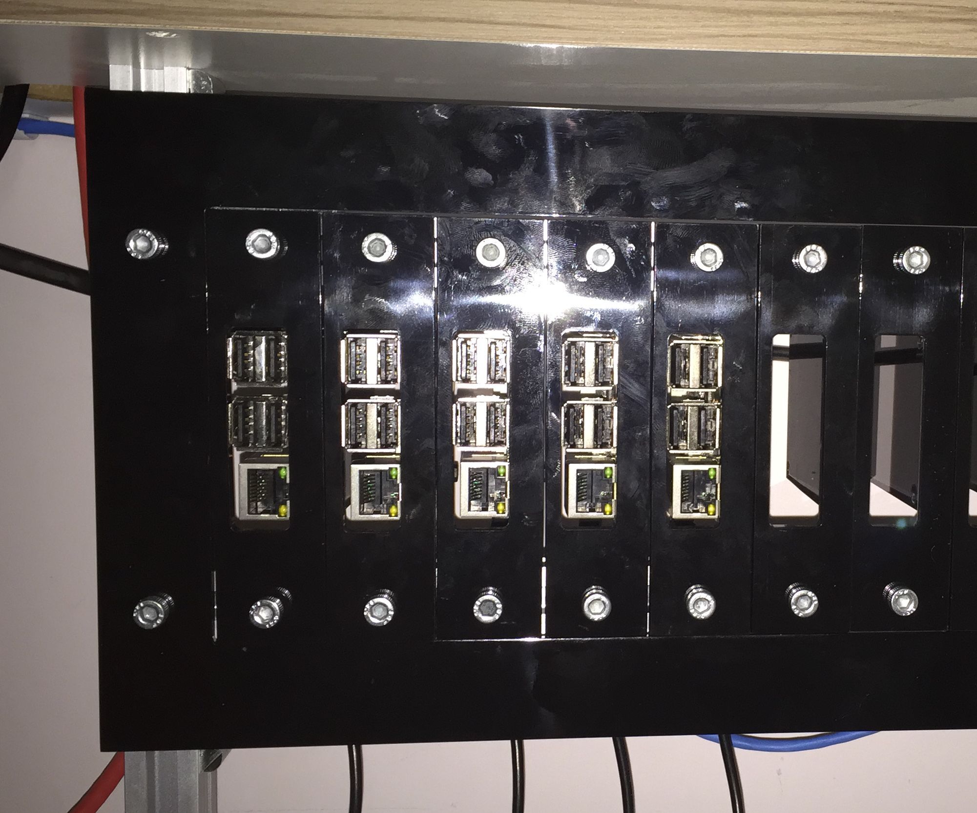 Raspberry Cluster - Part I - Mounting Rack