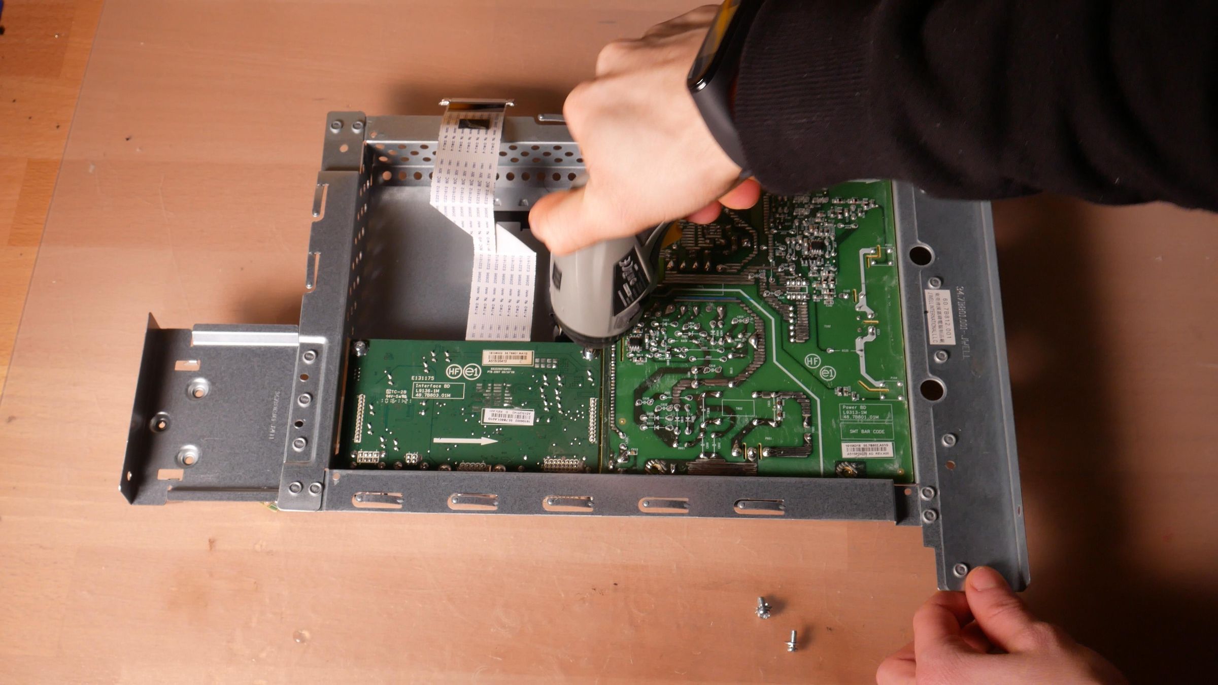 DIY Transparent Side Panel From a Recycled Monitor! : 8 Steps (with