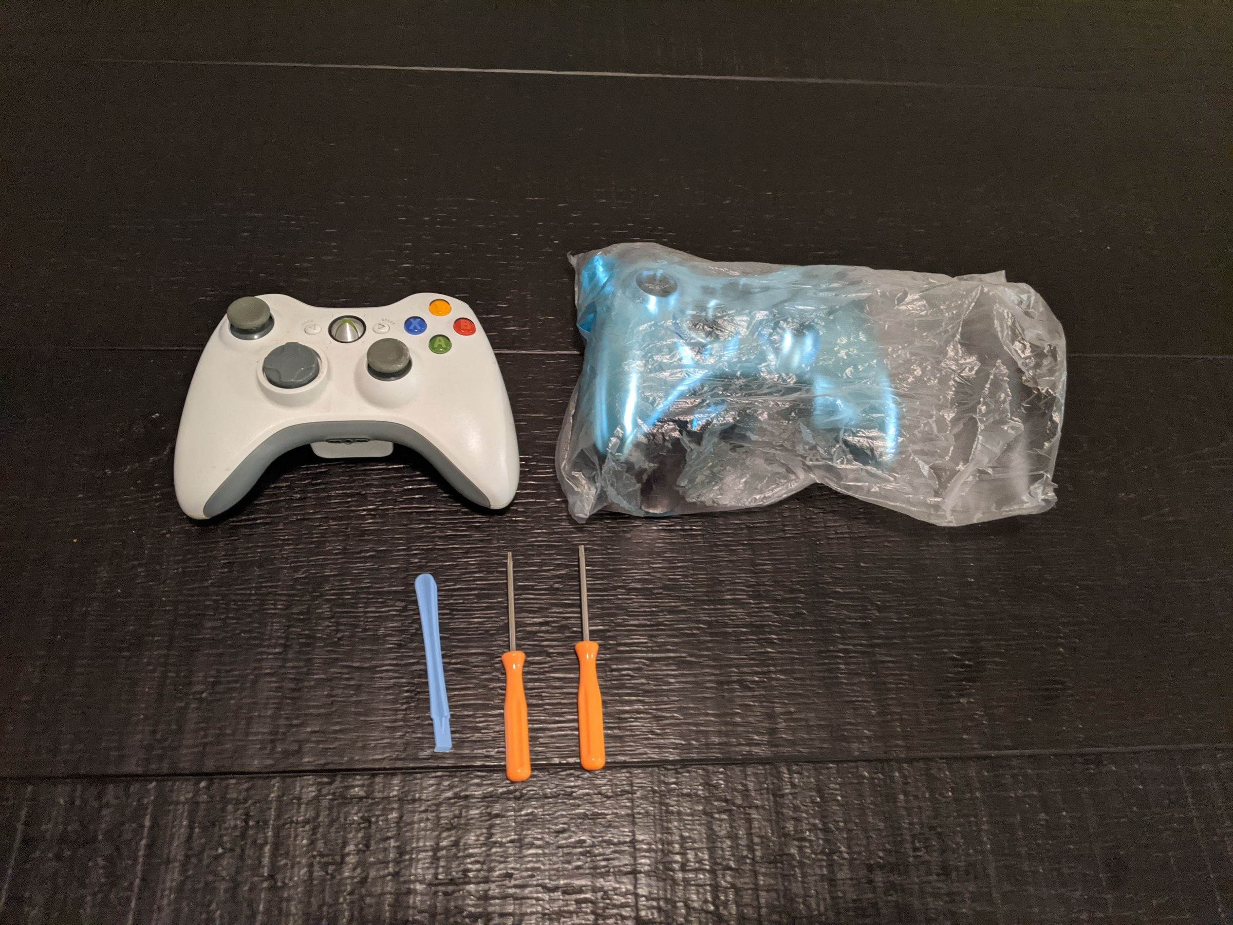Replacing the Shell of a Wireless Xbox 360 Controller : 15 Steps (with ...