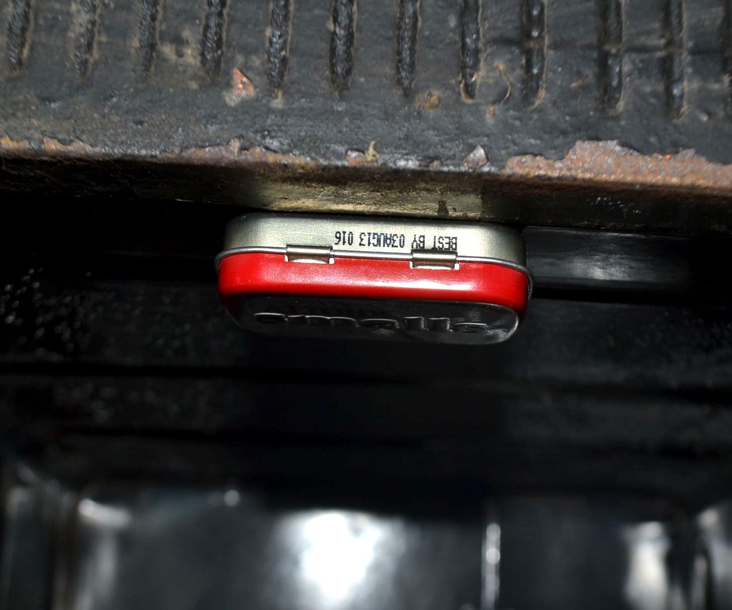 ★MAGNETIC KEYS HIDER CASE★