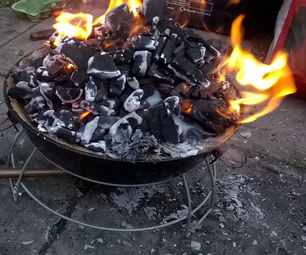 How to Make a Forge From a BBQ