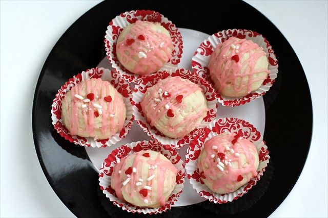 AMAZING Cherry Shortbread Cookies