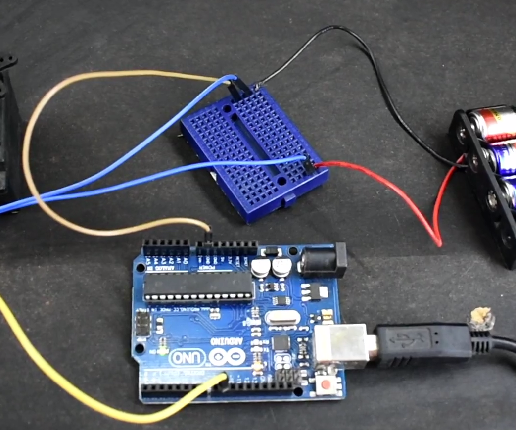 ARDUINO : HOW TO USE a SERVO MOTOR WITH AN EXTERNAL POWER