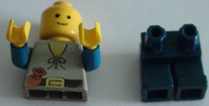 Preparing the Minifig.