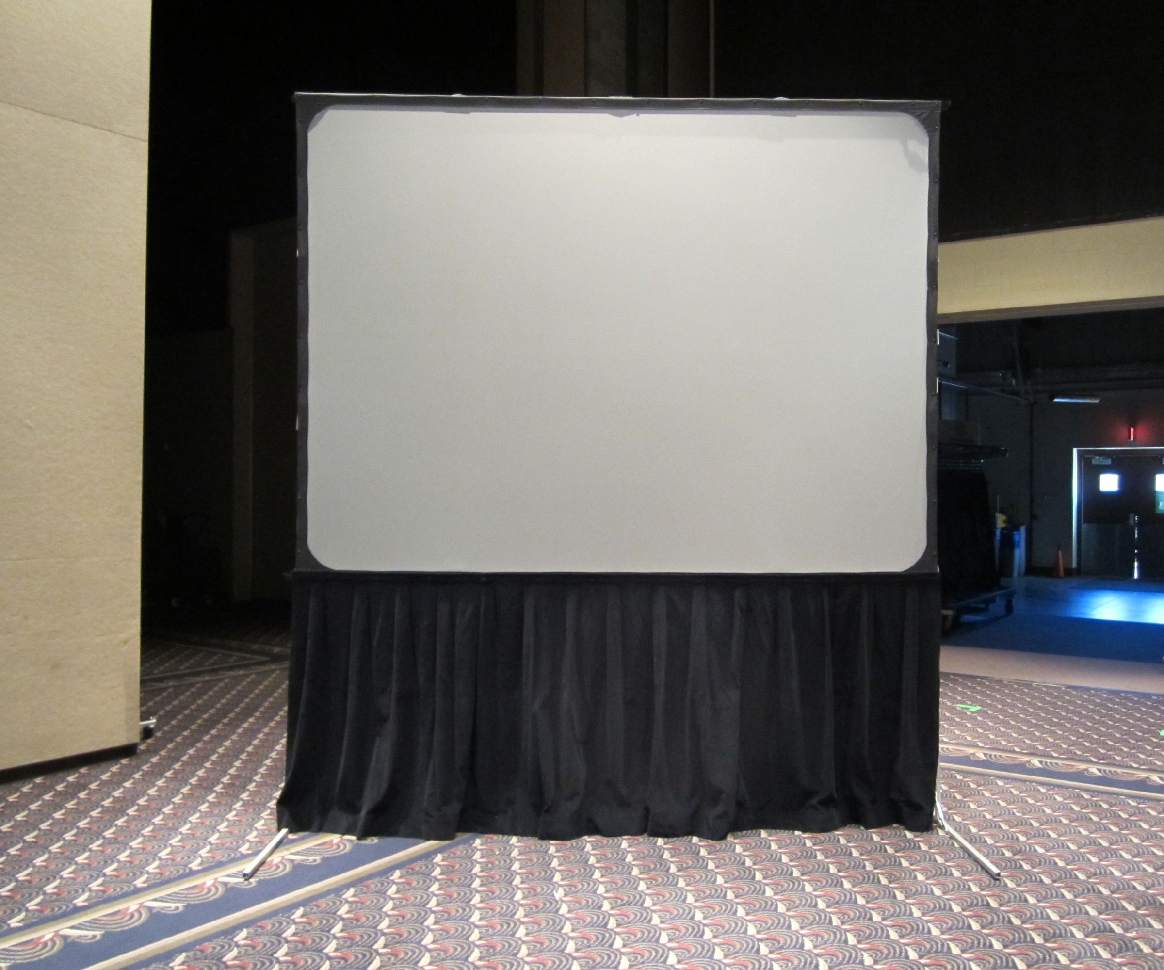 Set Up a Fastfold Projection Screen