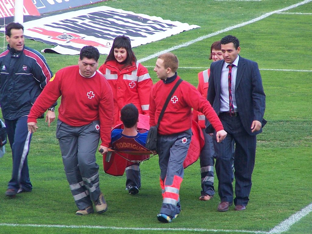 How to Prevent Injuries While Participating in Sports
