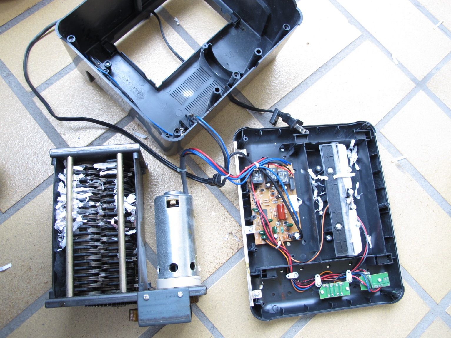 Mailmate Shredder Replace the Internal Fuse With a Circuit Breaker