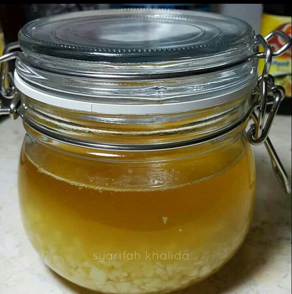 The Garlic Oil - When You Inviting Mr. Vampire to Halloween Dinner