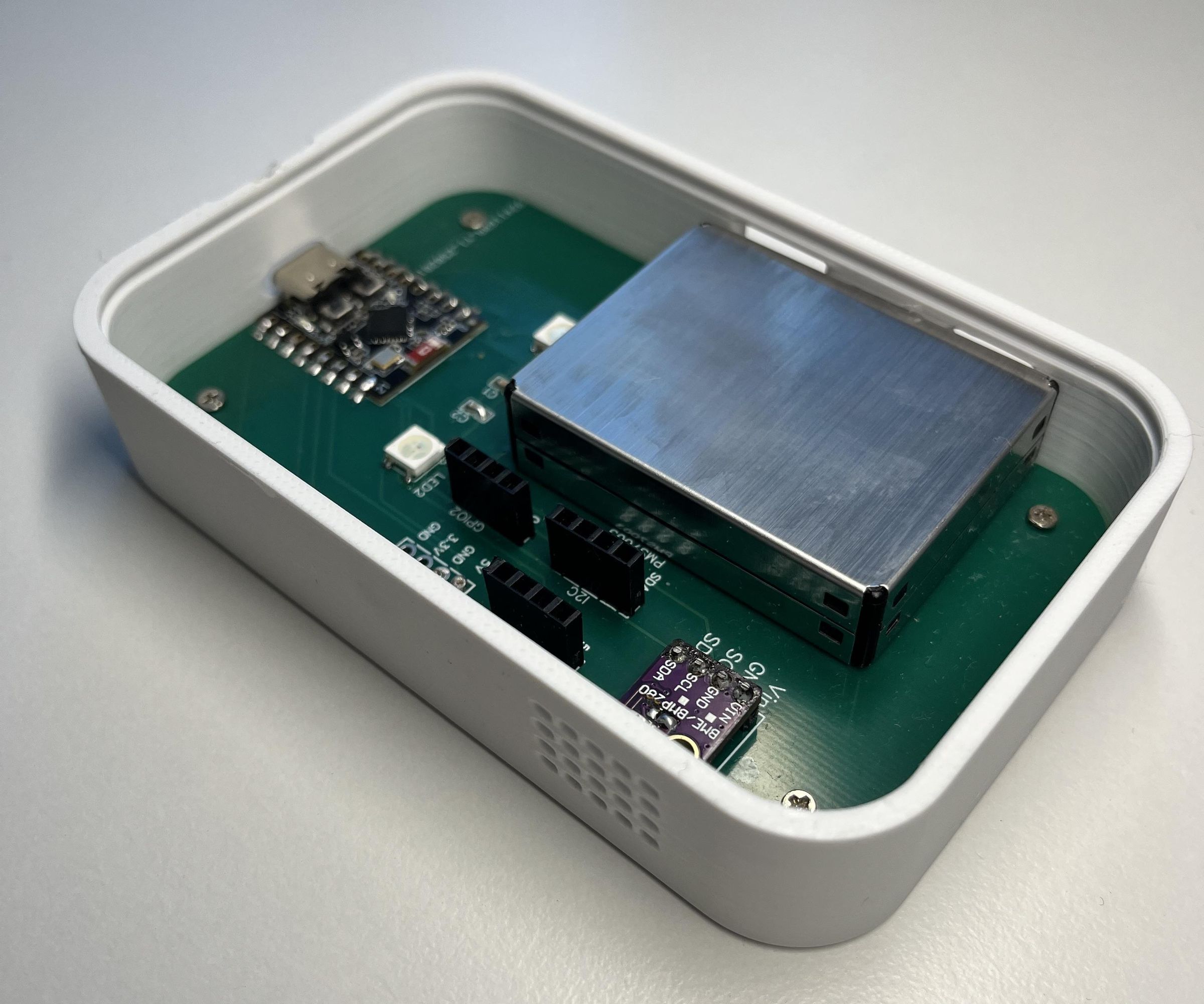 Portable DIY Air Quality Monitor With ESP32, PMS7003 and Grafana - Open Source Project