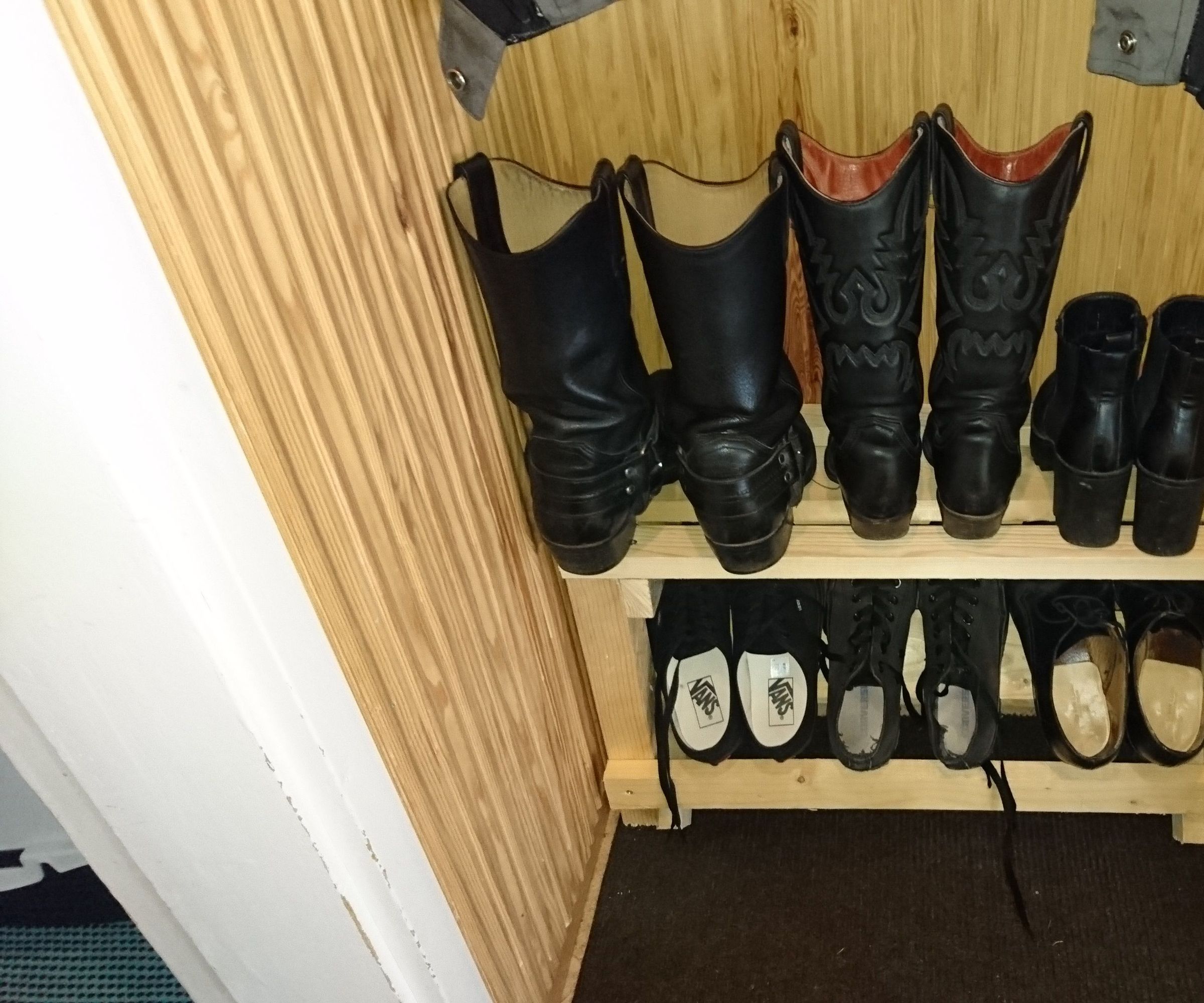 Shoe Rack From Scrap Wood