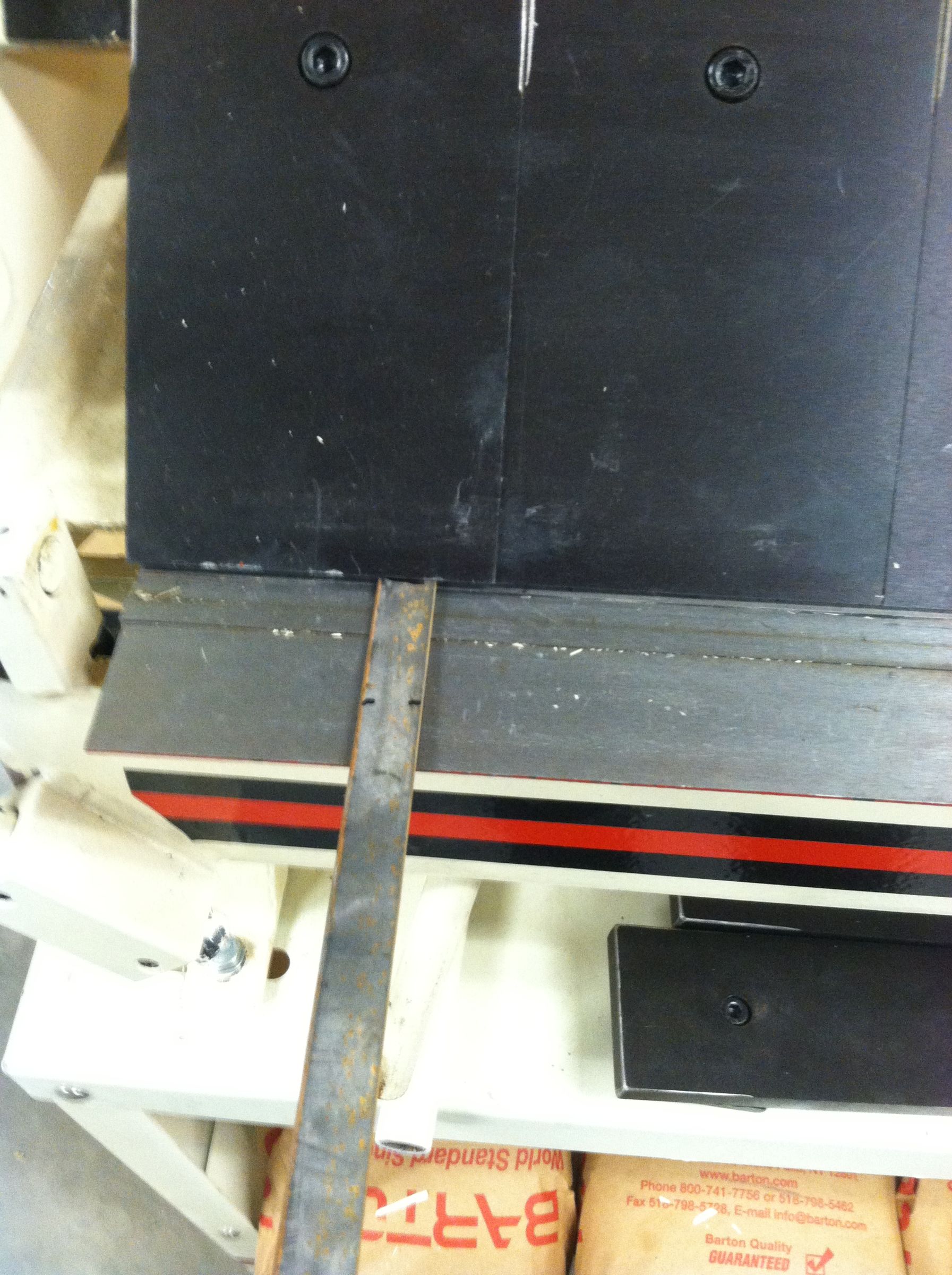 How to Make a Paint Gun Stand on the Cheap...(QUICK & DIRTY) 11 Steps